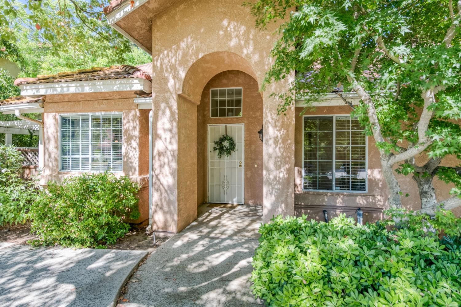 9150 N Red Lion Dr, Fresno, CA 93720
