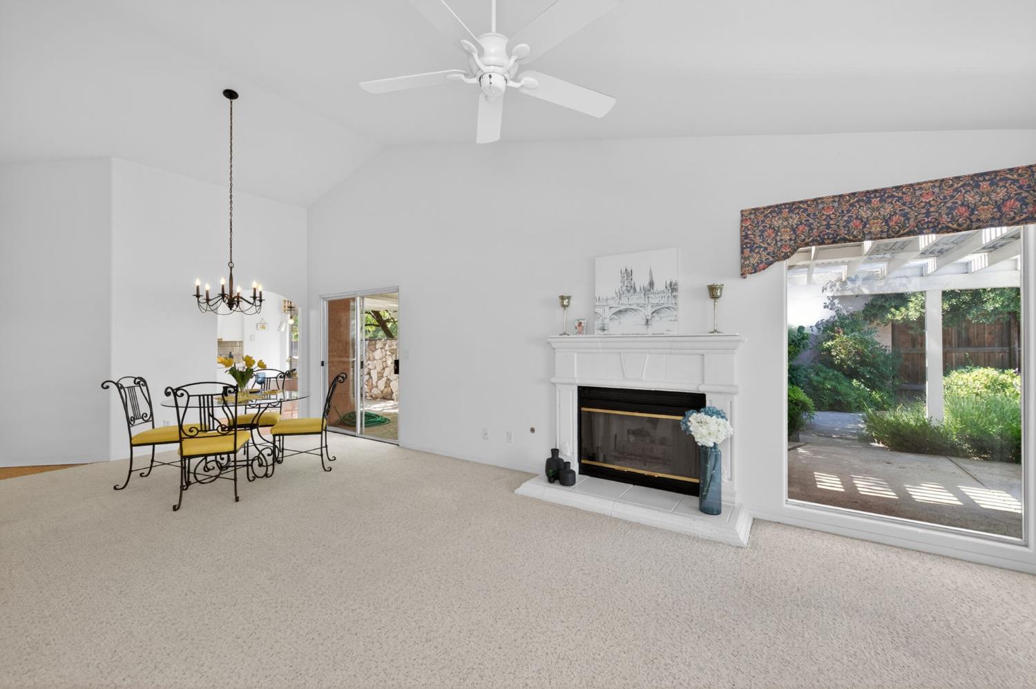 9150 N Red Lion Dr, Fresno, CA 93720