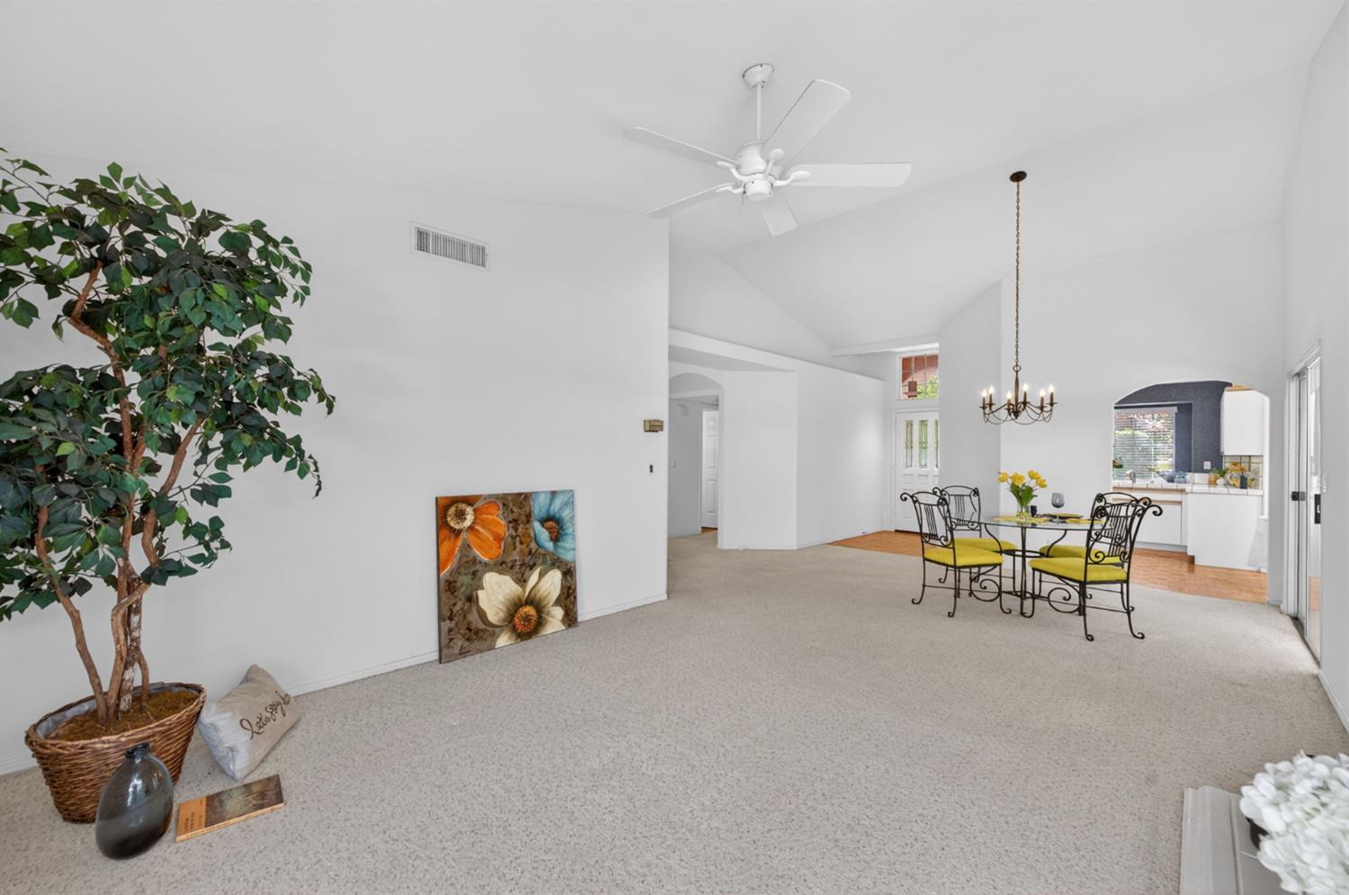 9150 N Red Lion Dr, Fresno, CA 93720