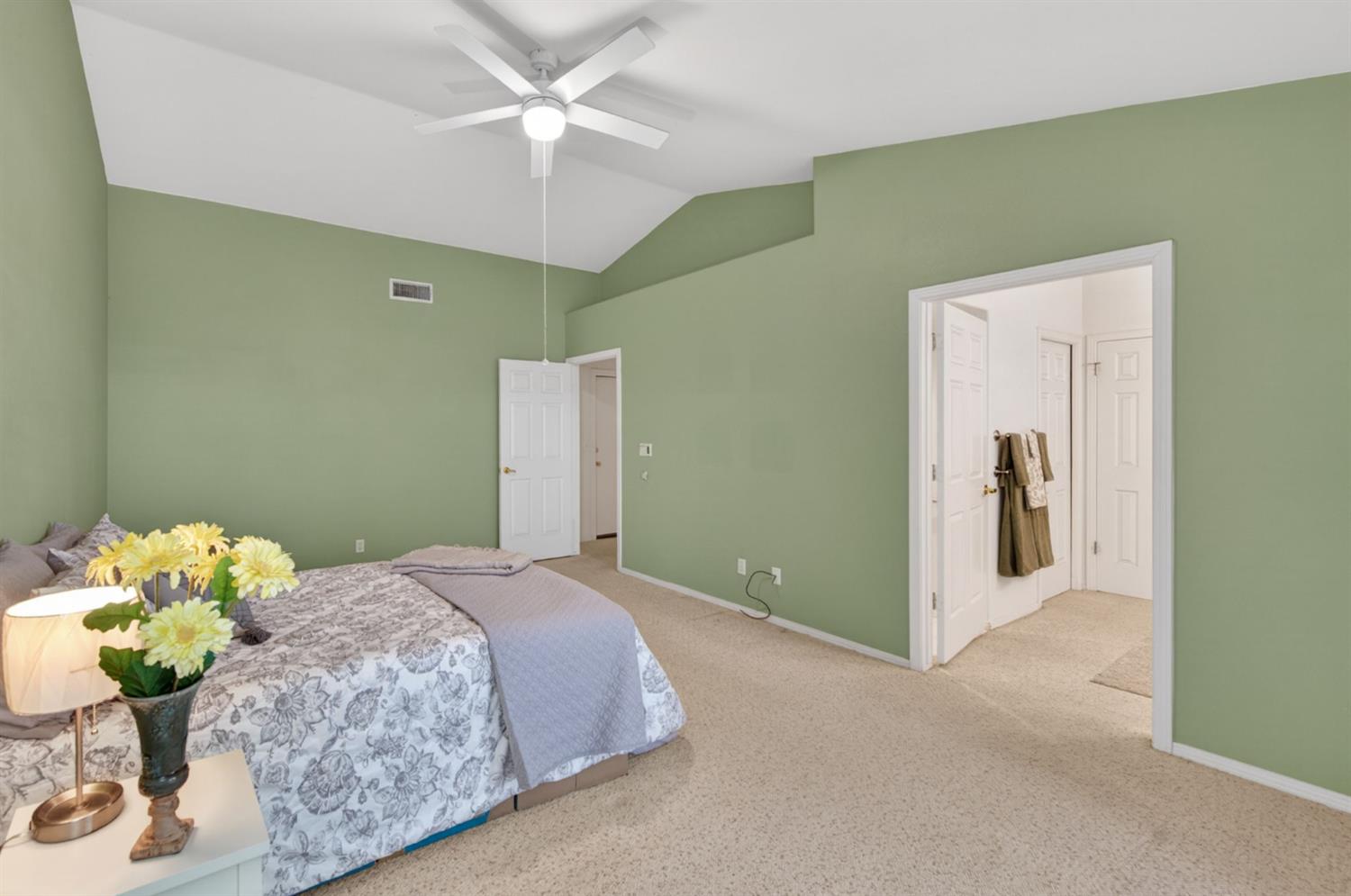 9150 N Red Lion Dr, Fresno, CA 93720