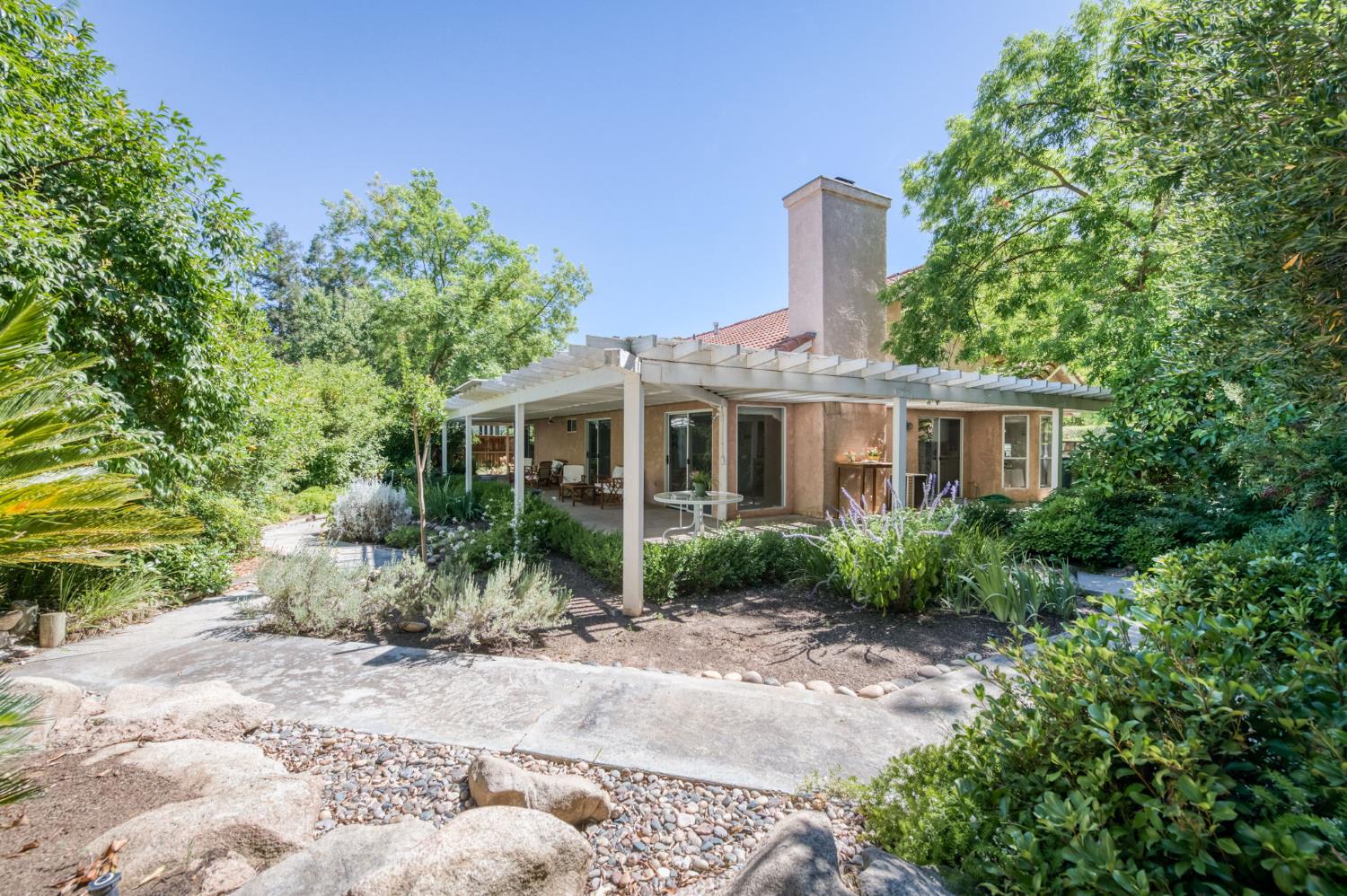 9150 N Red Lion Dr, Fresno, CA 93720