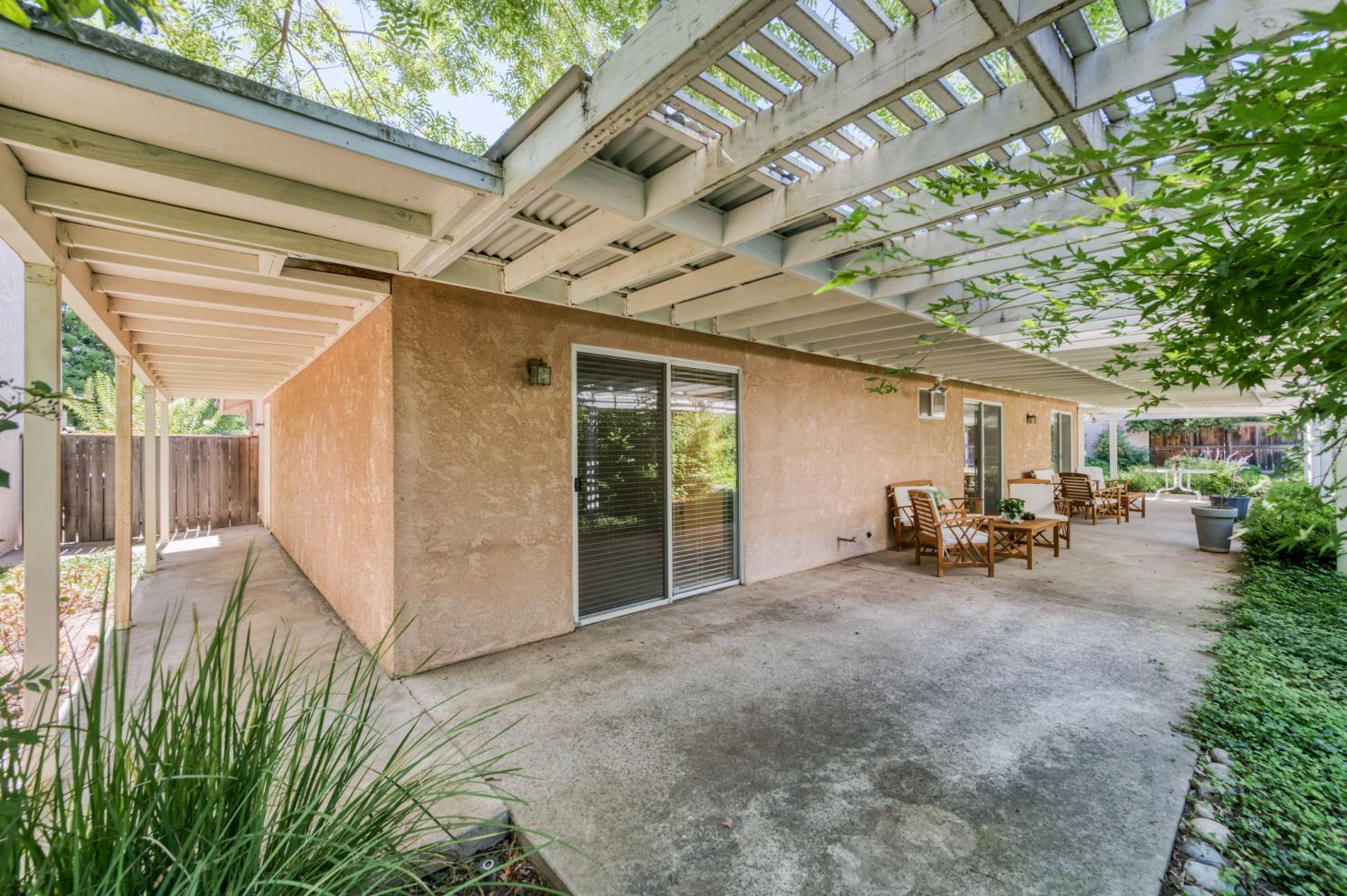 9150 N Red Lion Dr, Fresno, CA 93720