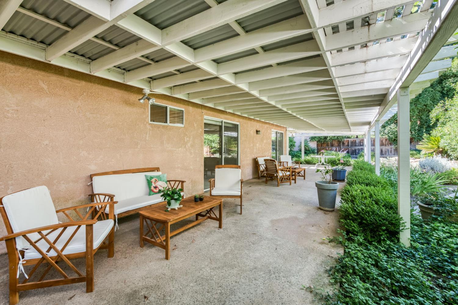 9150 N Red Lion Dr, Fresno, CA 93720