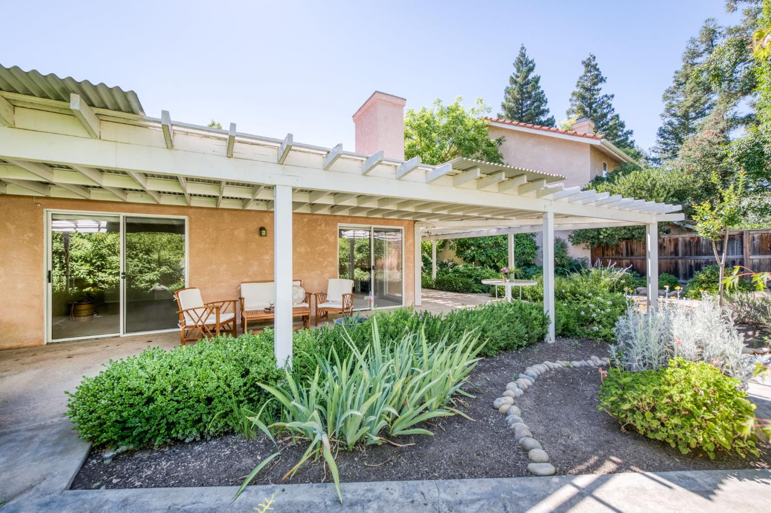 9150 N Red Lion Dr, Fresno, CA 93720
