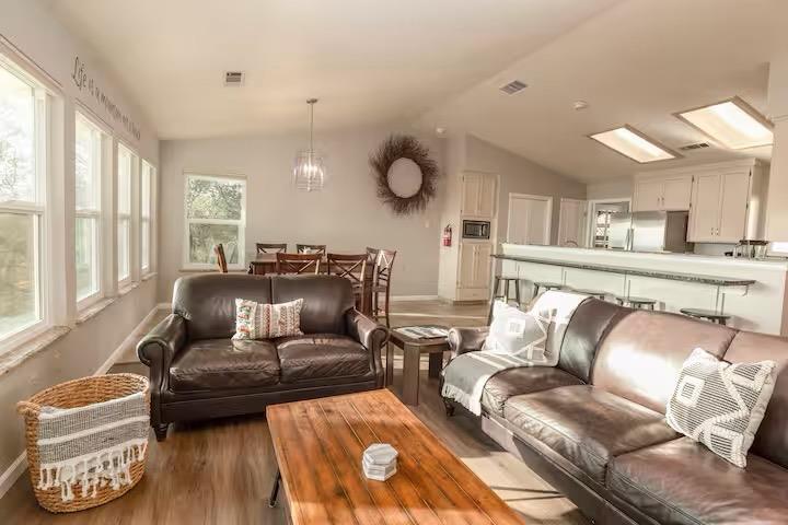 50616 Woodside Ln, Oakhurst, CA 93644