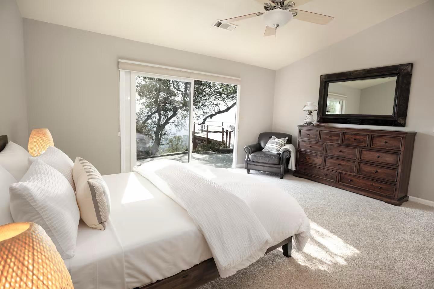 50616 Woodside Ln, Oakhurst, CA 93644