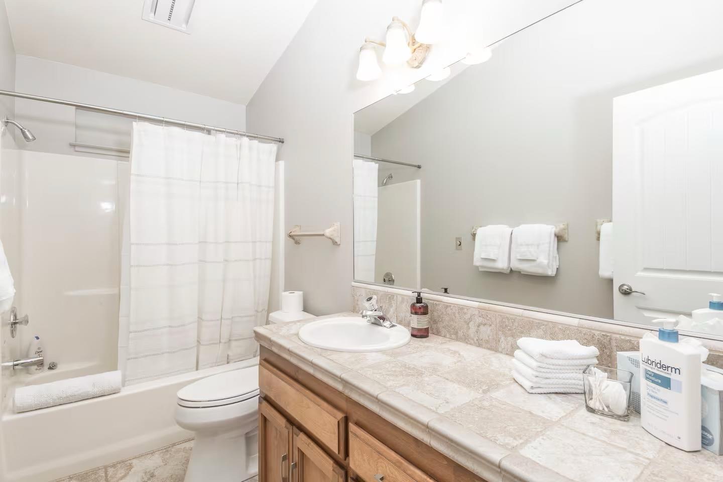 50616 Woodside Ln, Oakhurst, CA 93644