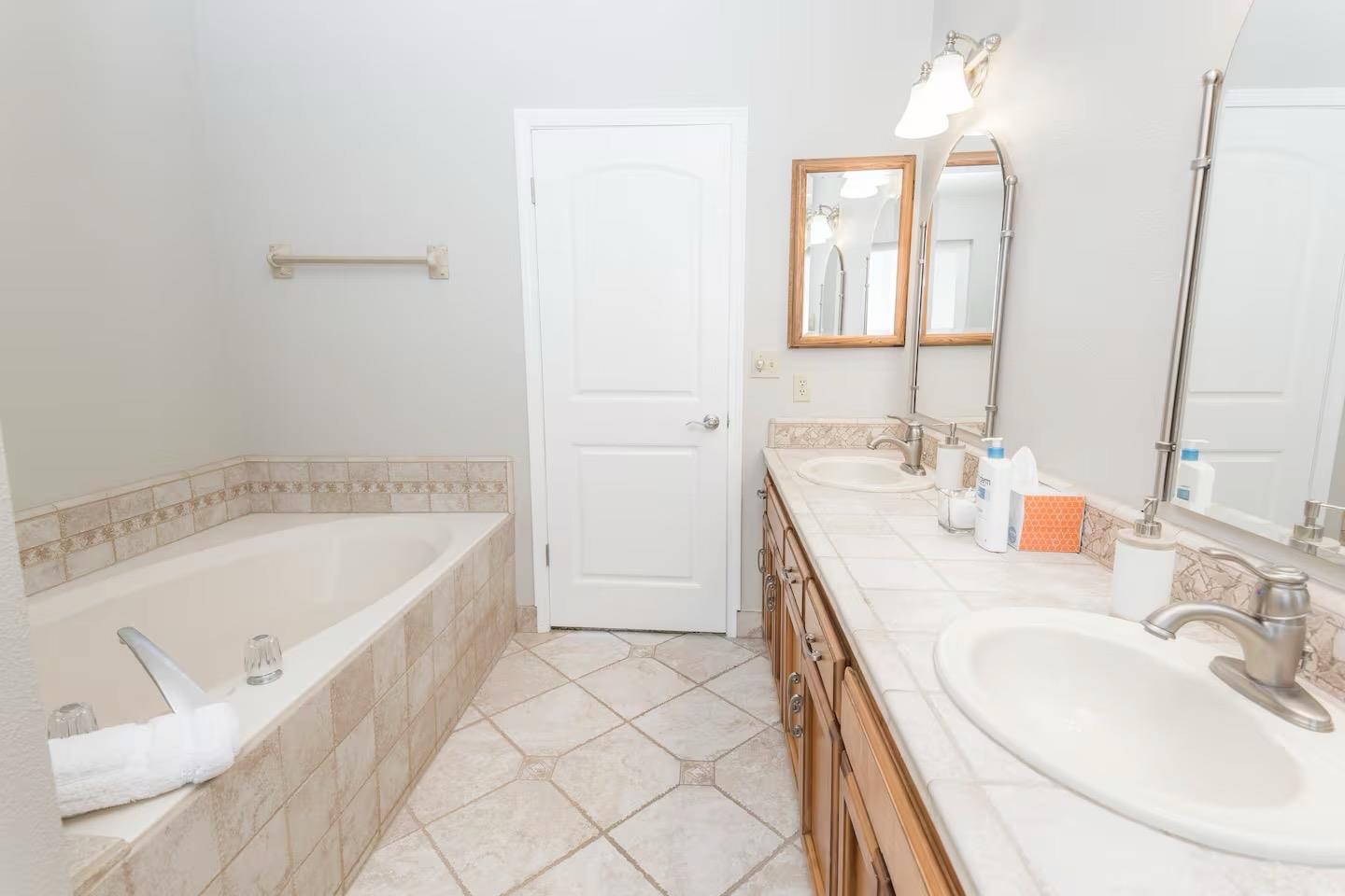 50616 Woodside Ln, Oakhurst, CA 93644
