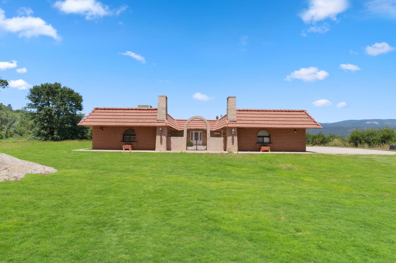 38720 Highway 41, Oakhurst, CA 93644
