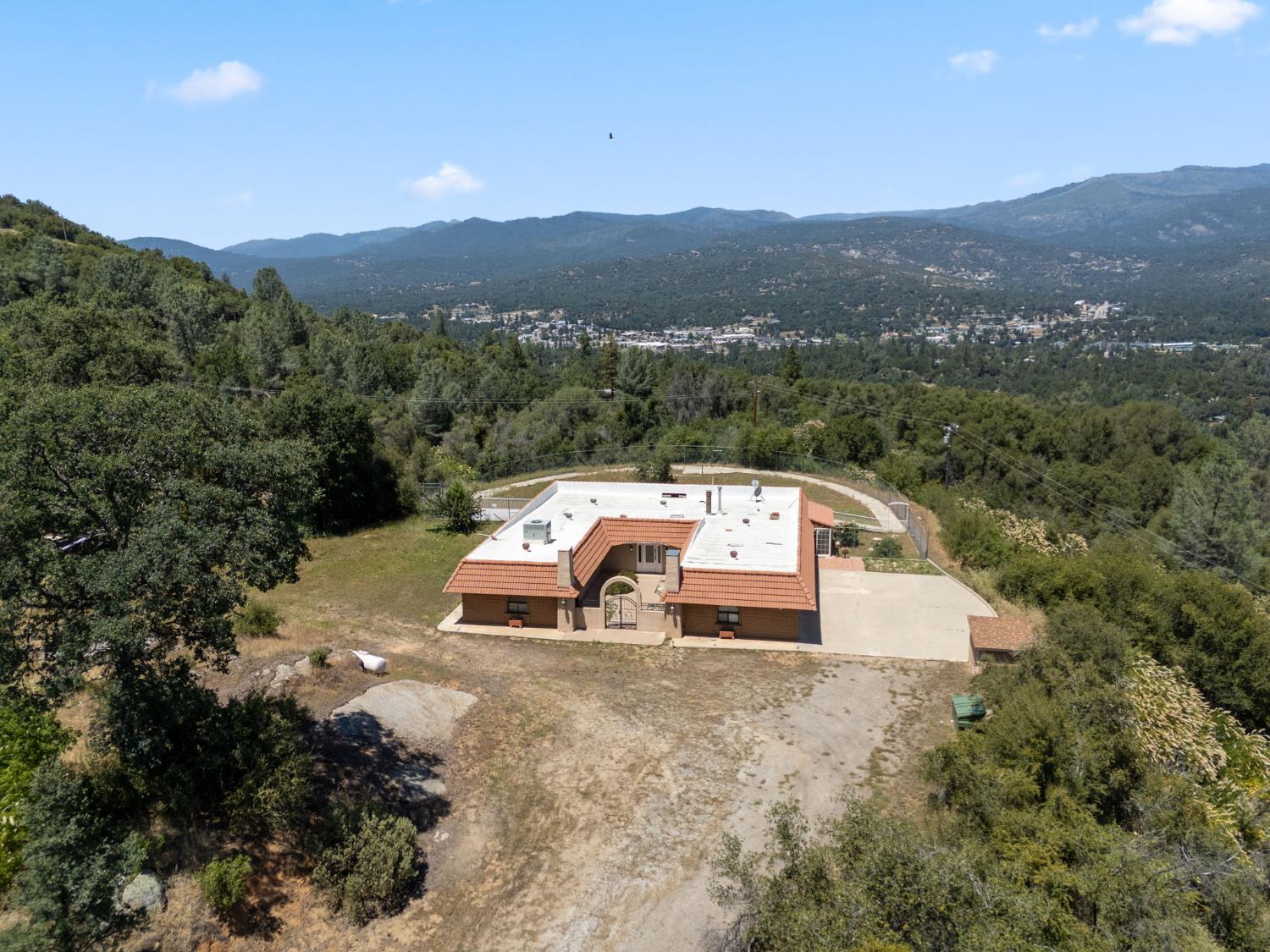 38720 Highway 41, Oakhurst, CA 93644