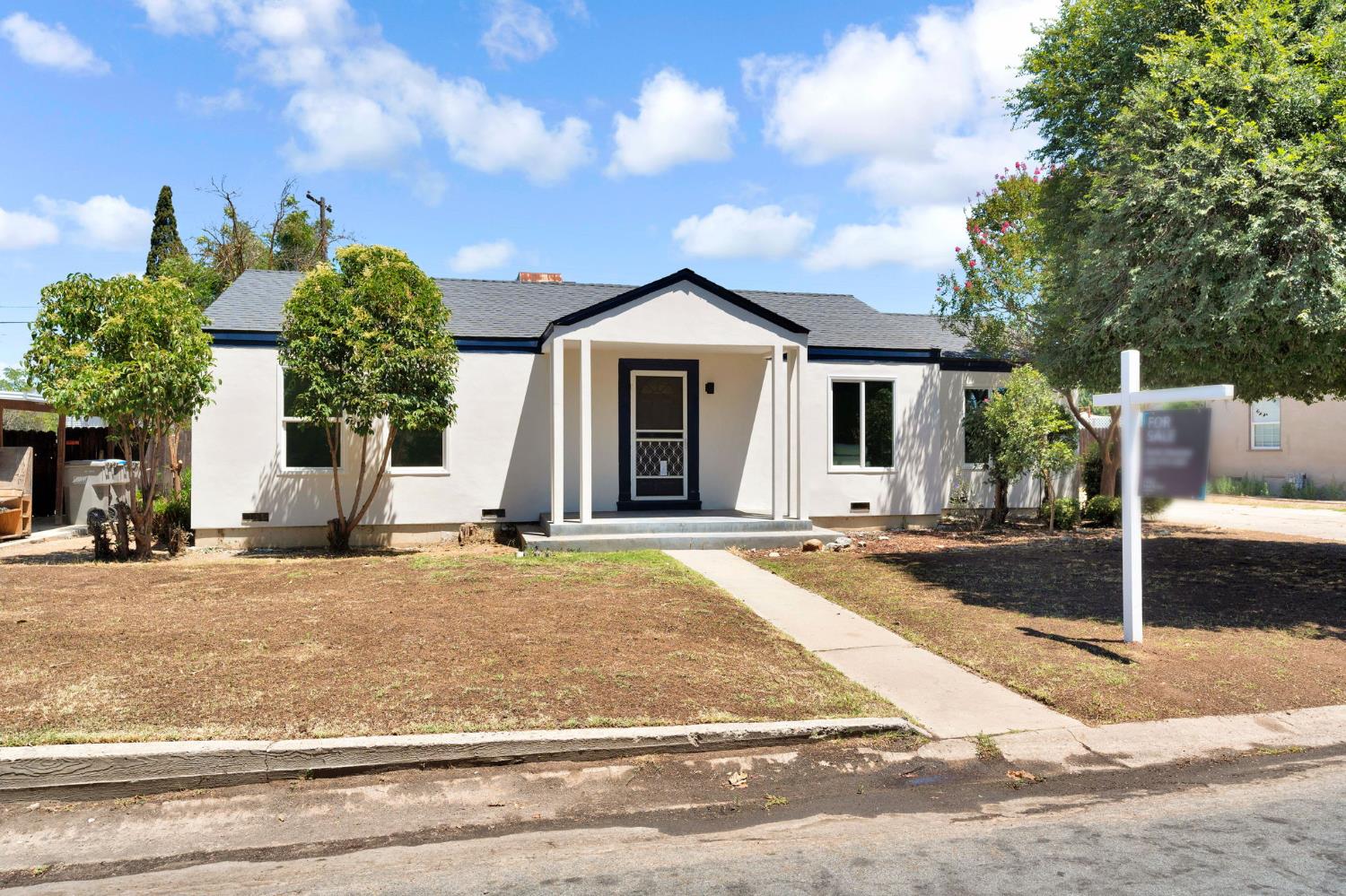 135 E Griffith Way, Fresno, CA 93704
