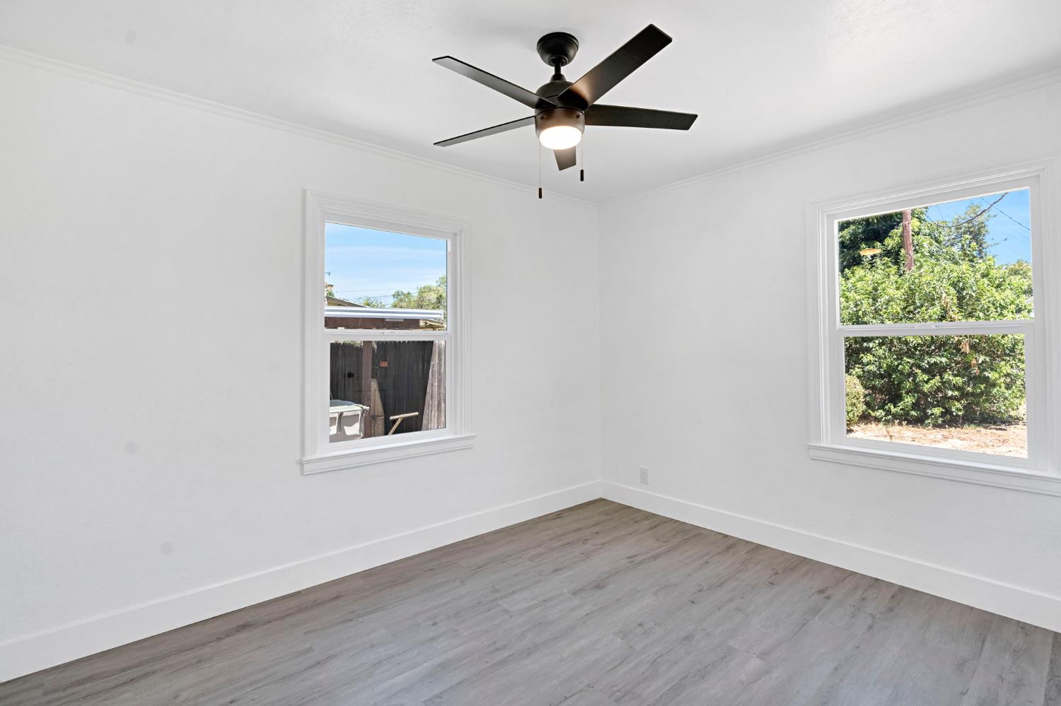 135 E Griffith Way, Fresno, CA 93704