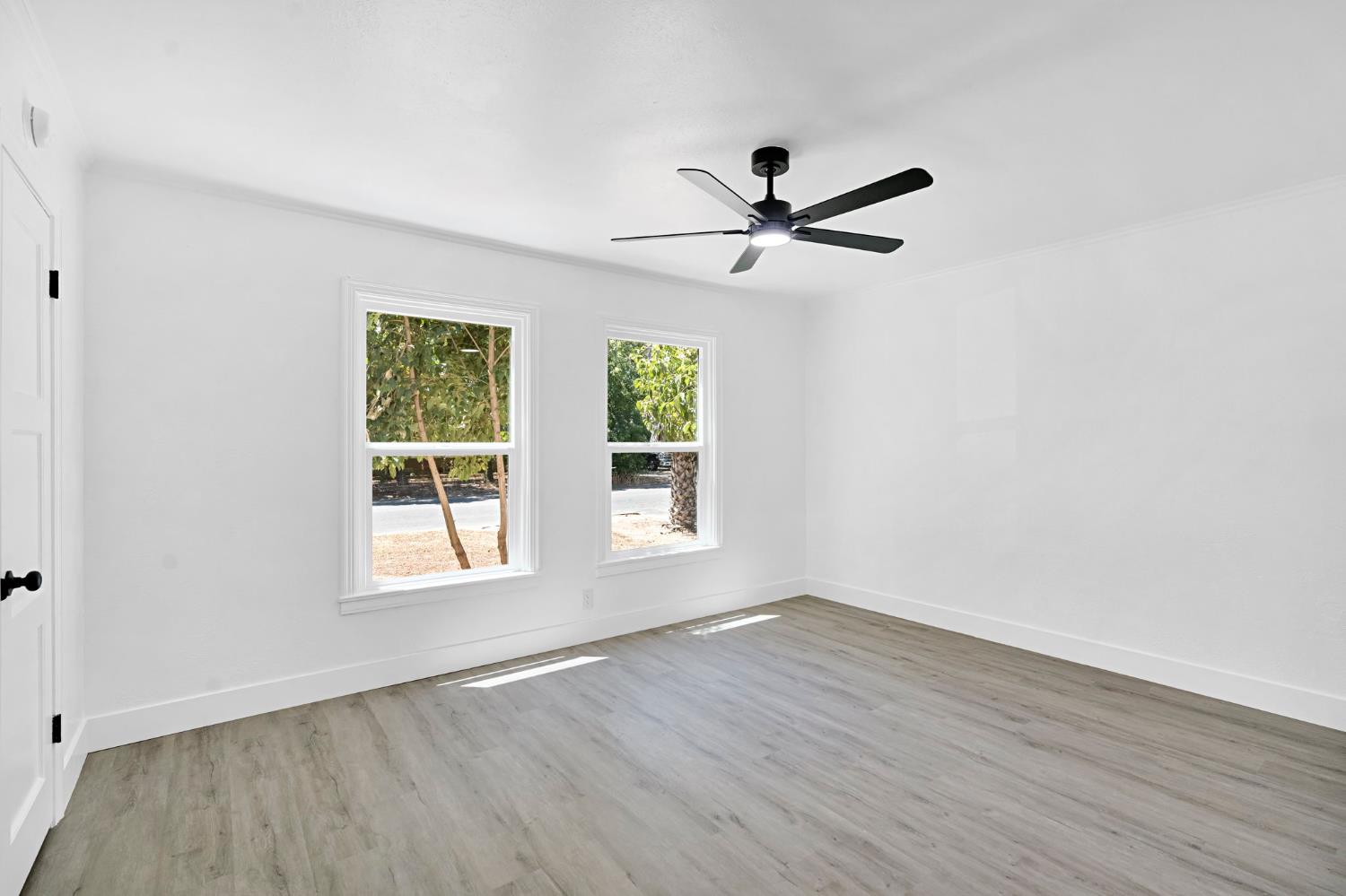 135 E Griffith Way, Fresno, CA 93704