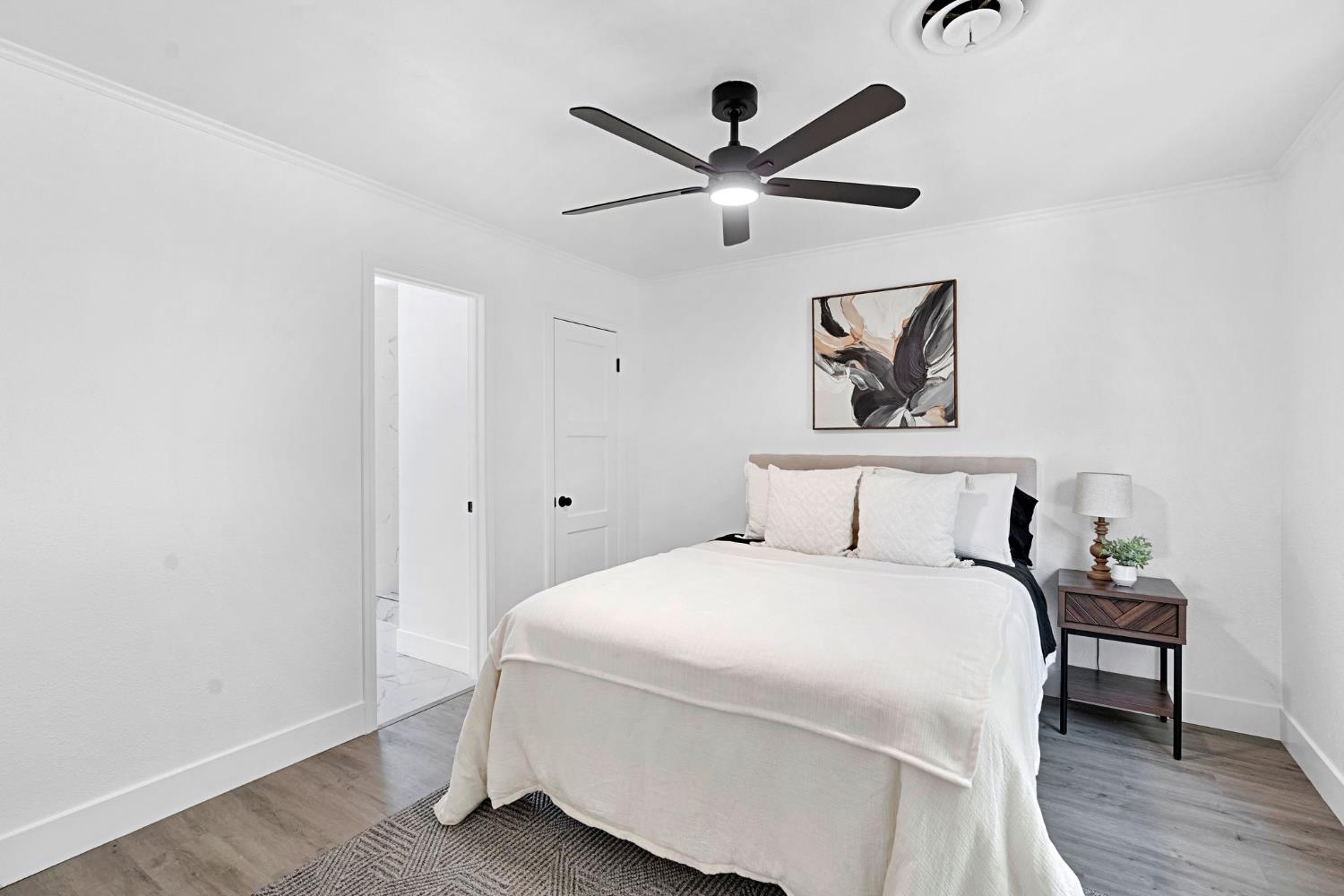 135 E Griffith Way, Fresno, CA 93704