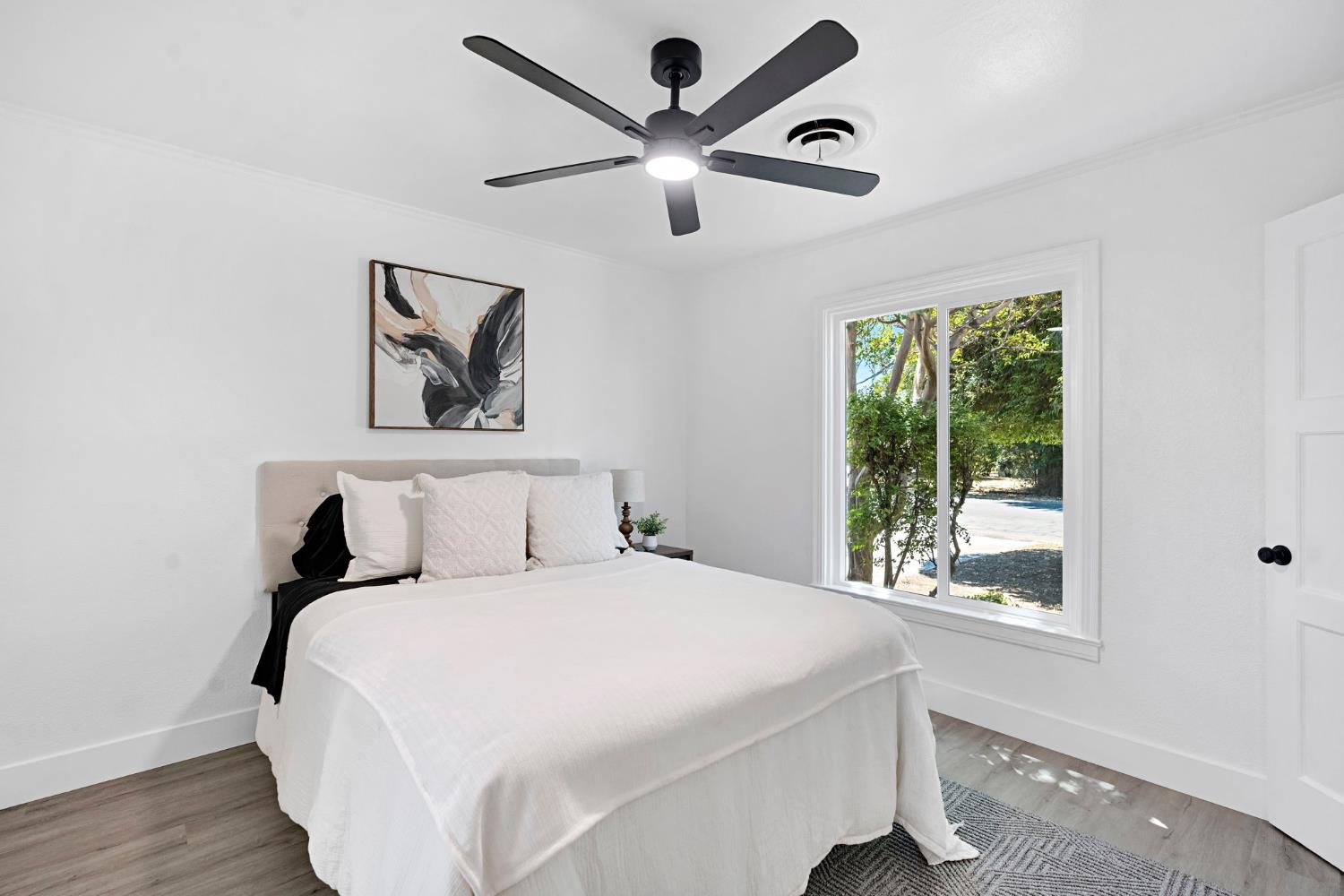 135 E Griffith Way, Fresno, CA 93704
