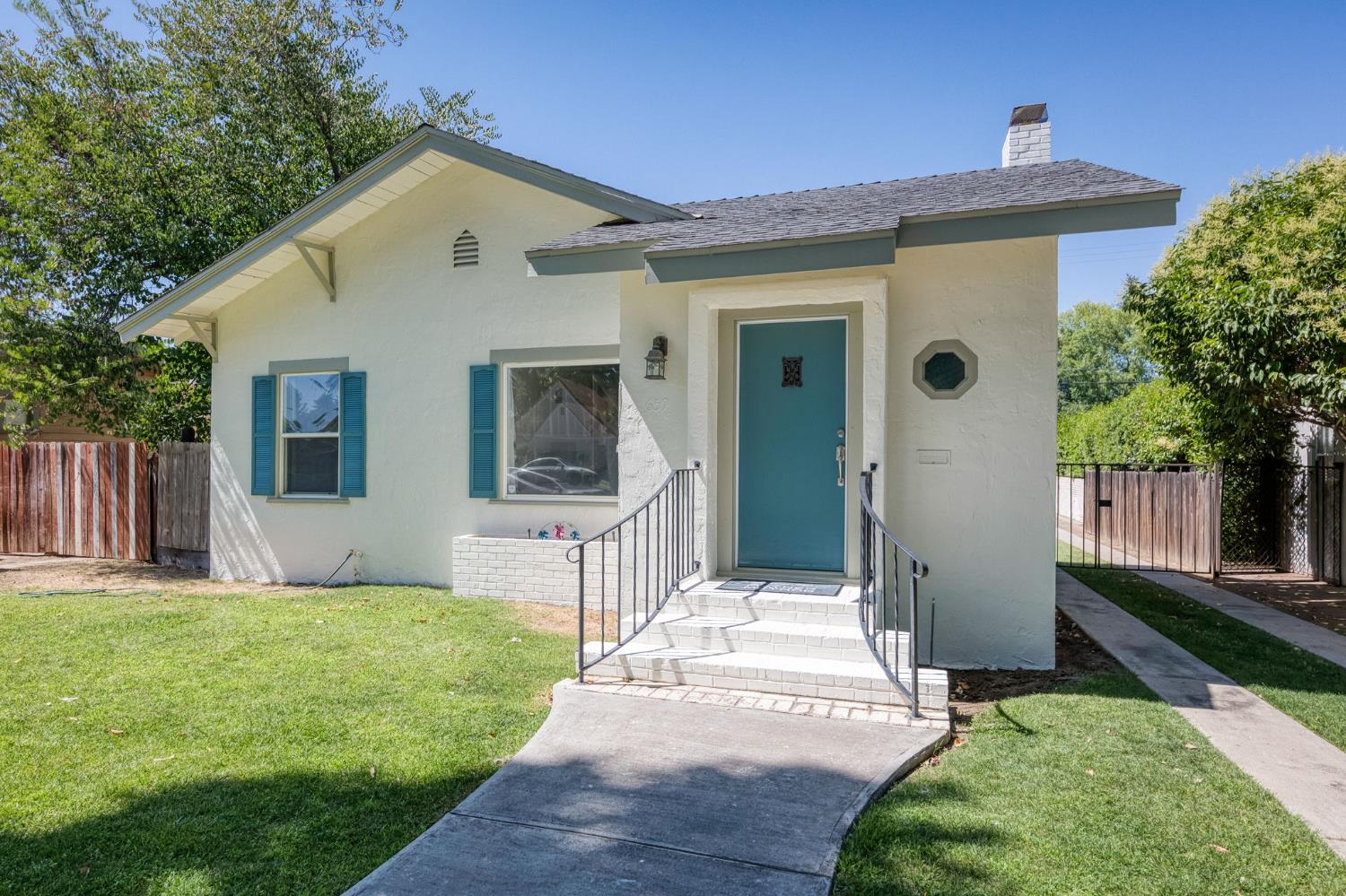 659 E Harvard Ave, Fresno, CA 93704