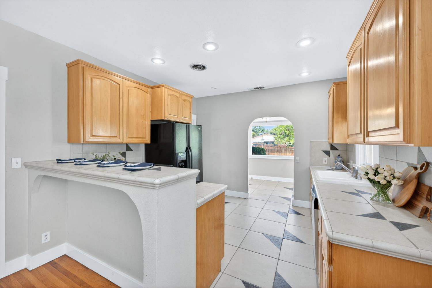 659 E Harvard Ave, Fresno, CA 93704