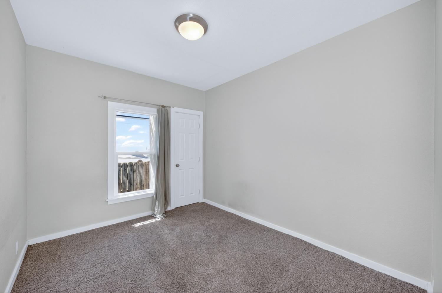 659 E Harvard Ave, Fresno, CA 93704