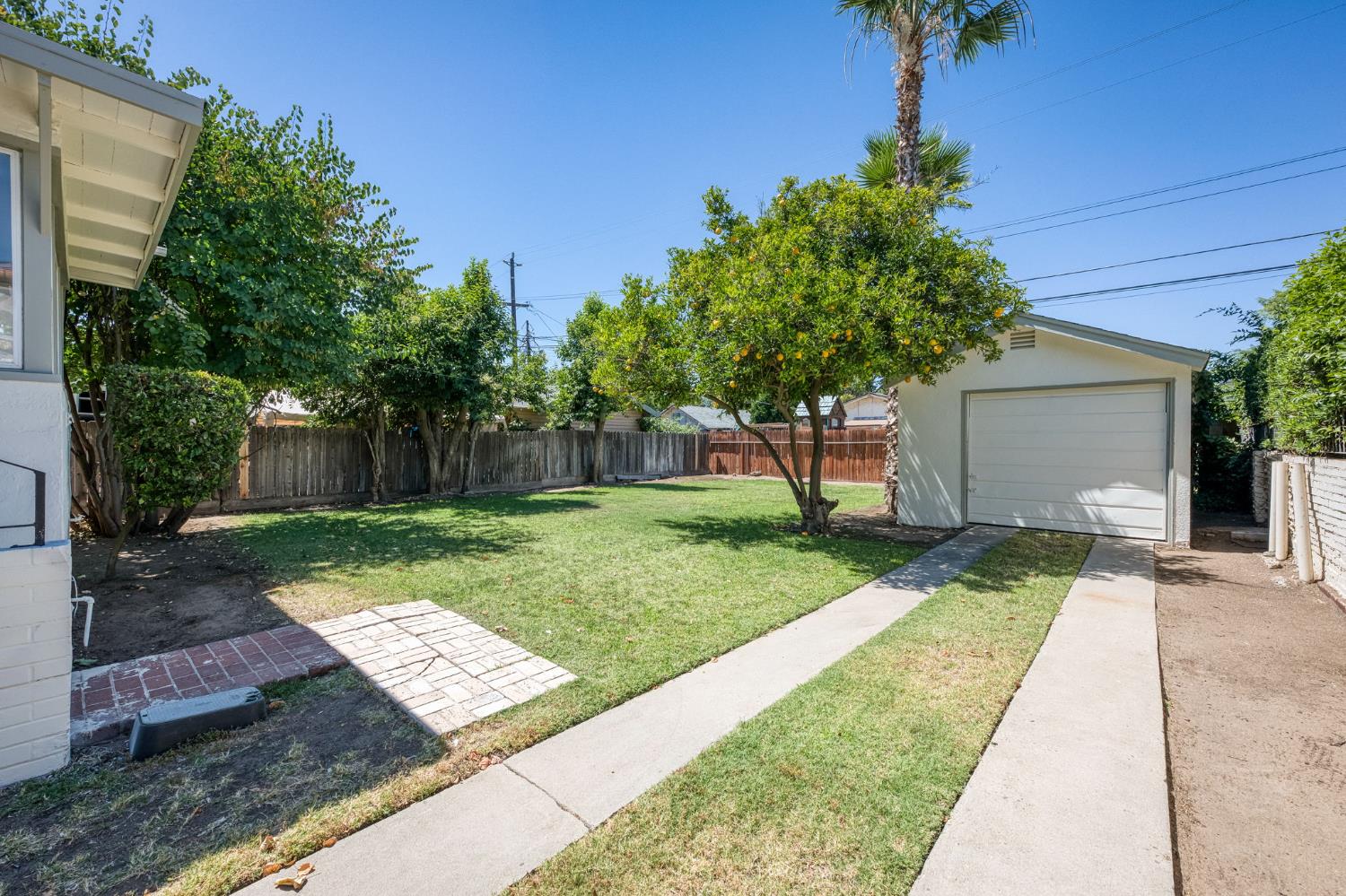 659 E Harvard Ave, Fresno, CA 93704