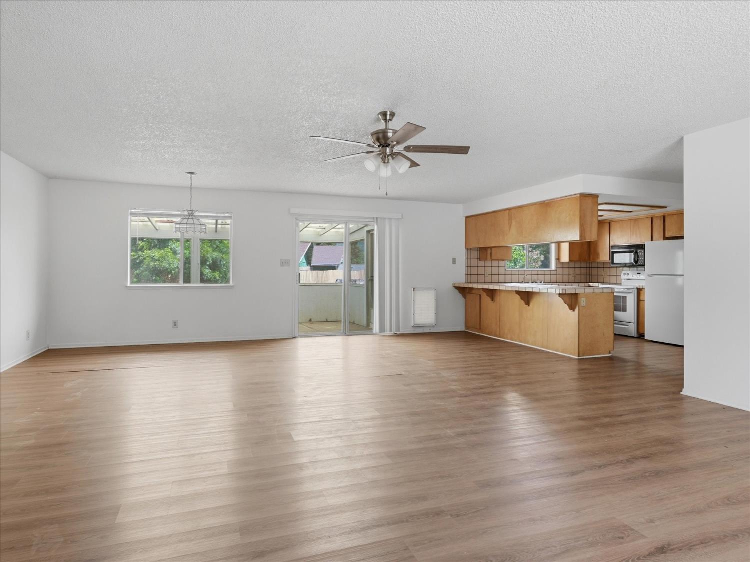 39785 Pine Ridge Rd, Oakhurst, CA 93644