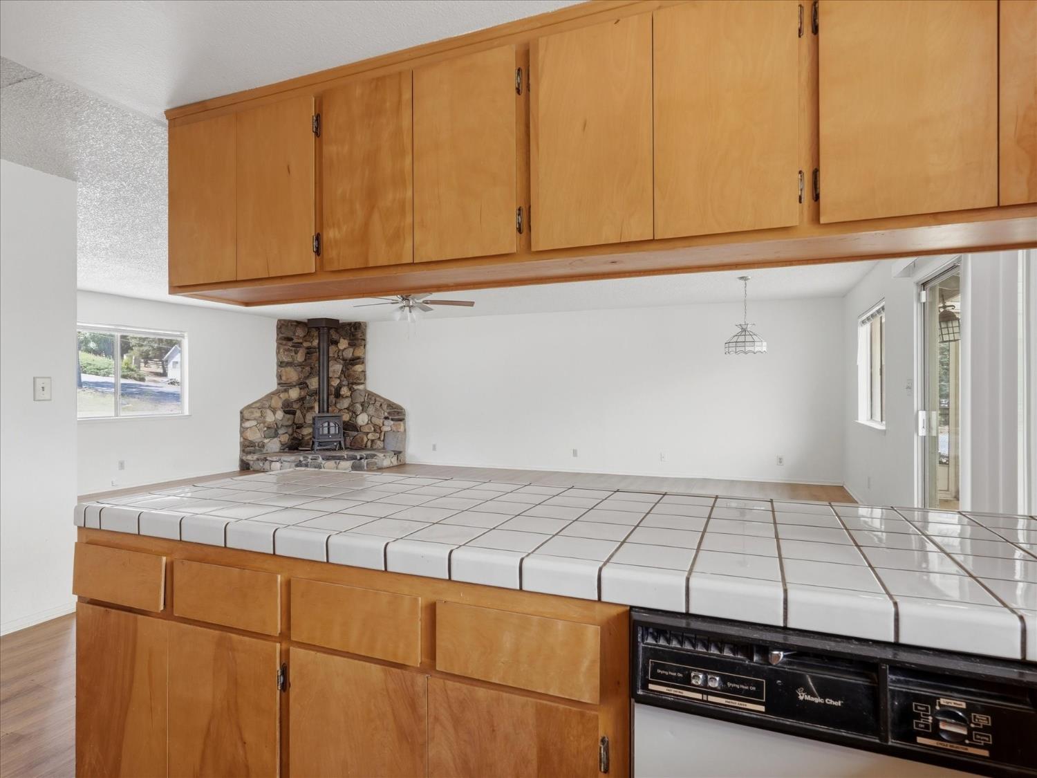 39785 Pine Ridge Rd, Oakhurst, CA 93644