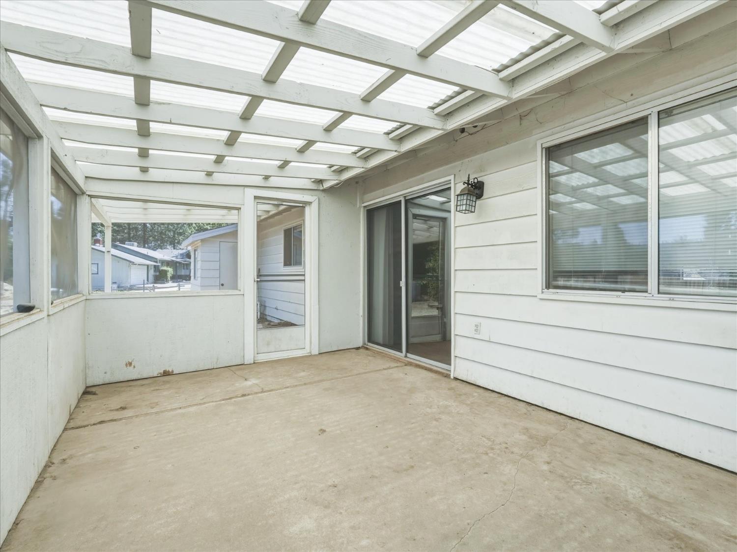 39785 Pine Ridge Rd, Oakhurst, CA 93644