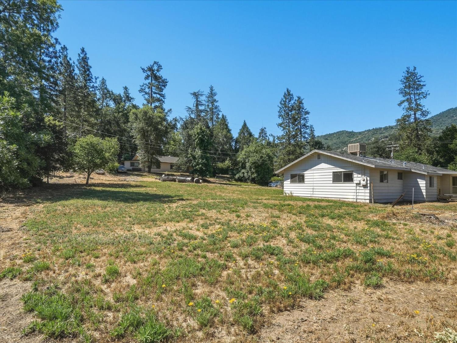39785 Pine Ridge Rd, Oakhurst, CA 93644