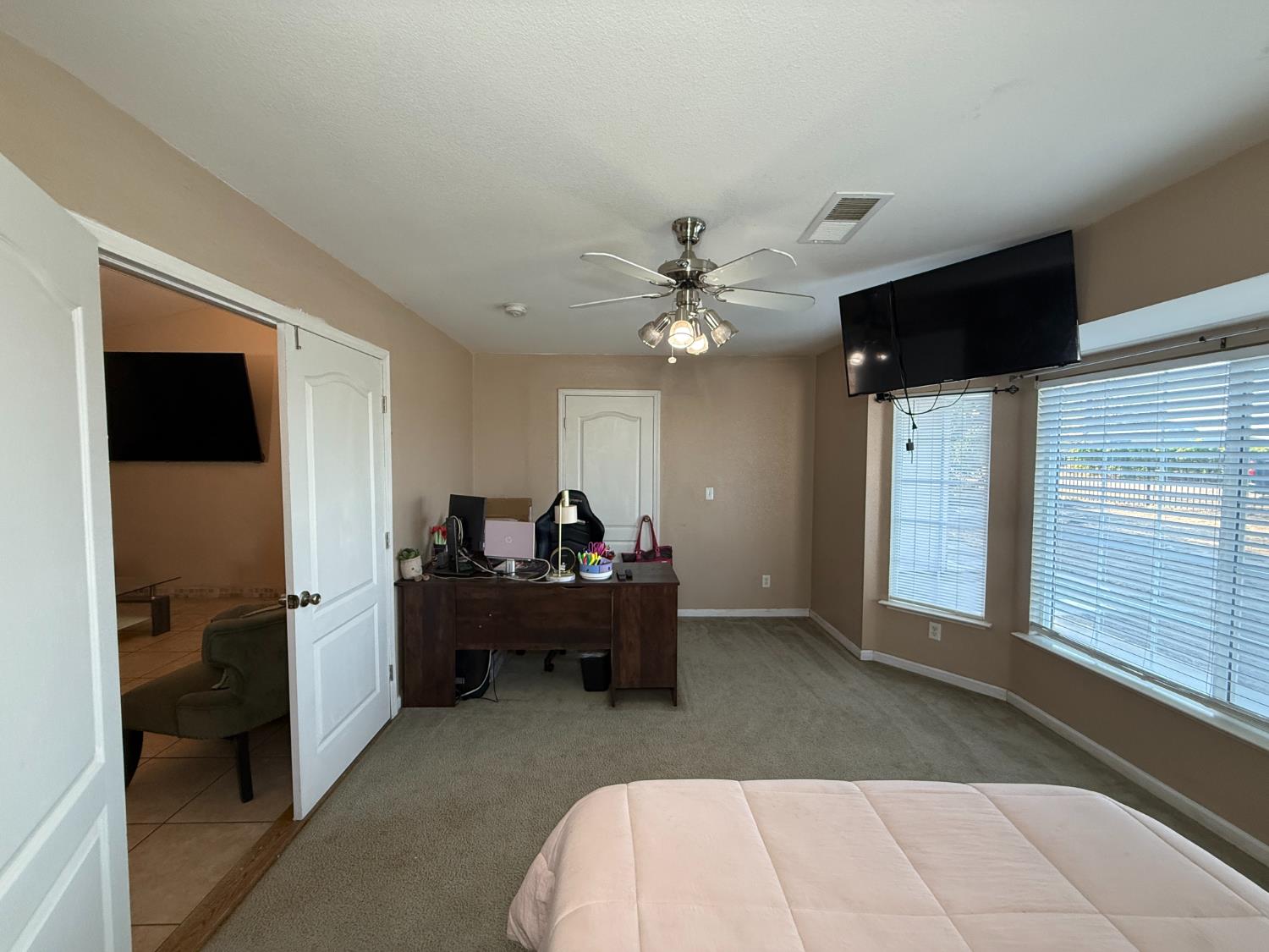 2109 E Dinuba Ave, Fresno, CA 93725