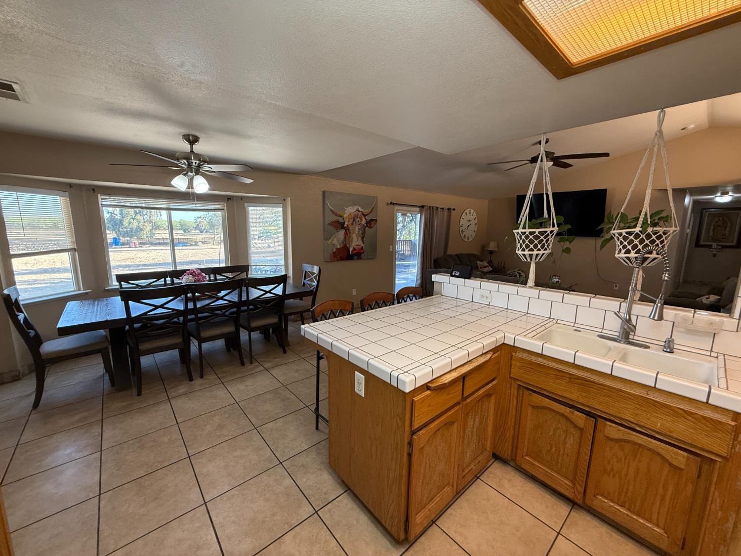 2109 E Dinuba Ave, Fresno, CA 93725