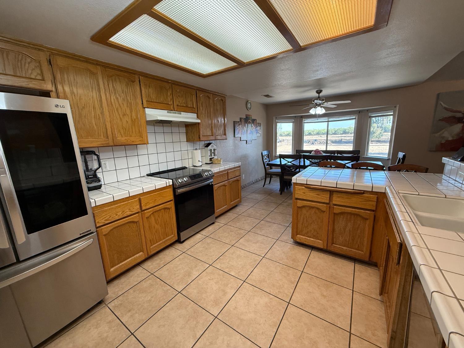 2109 E Dinuba Ave, Fresno, CA 93725