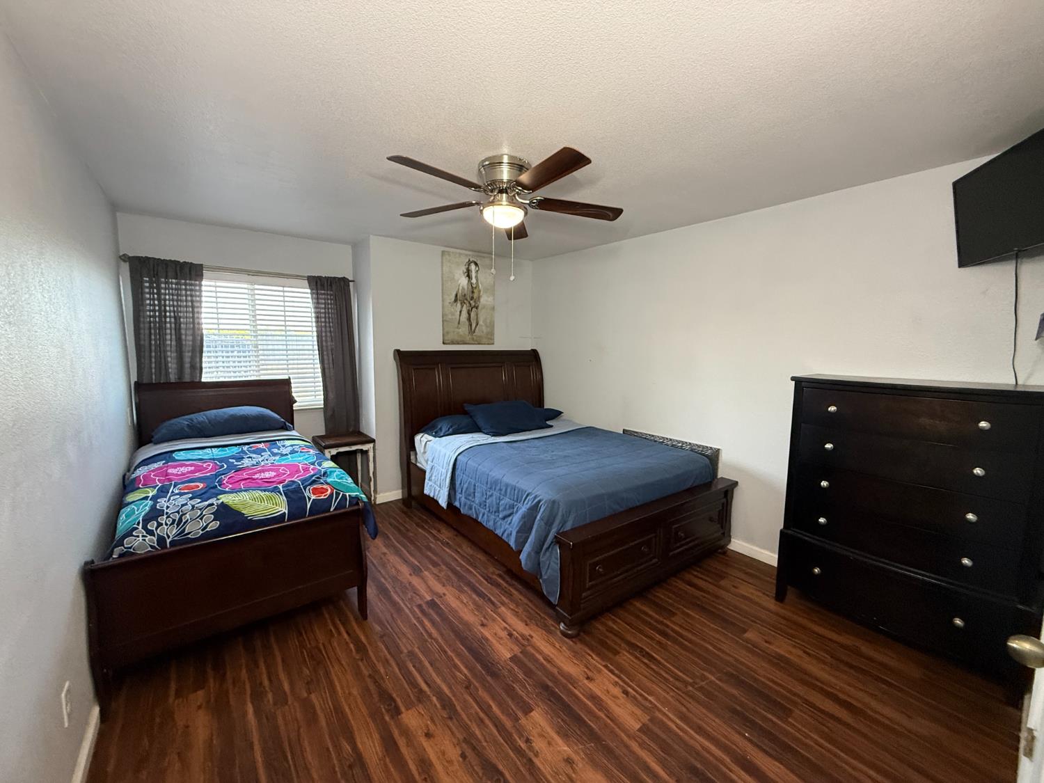 2109 E Dinuba Ave, Fresno, CA 93725