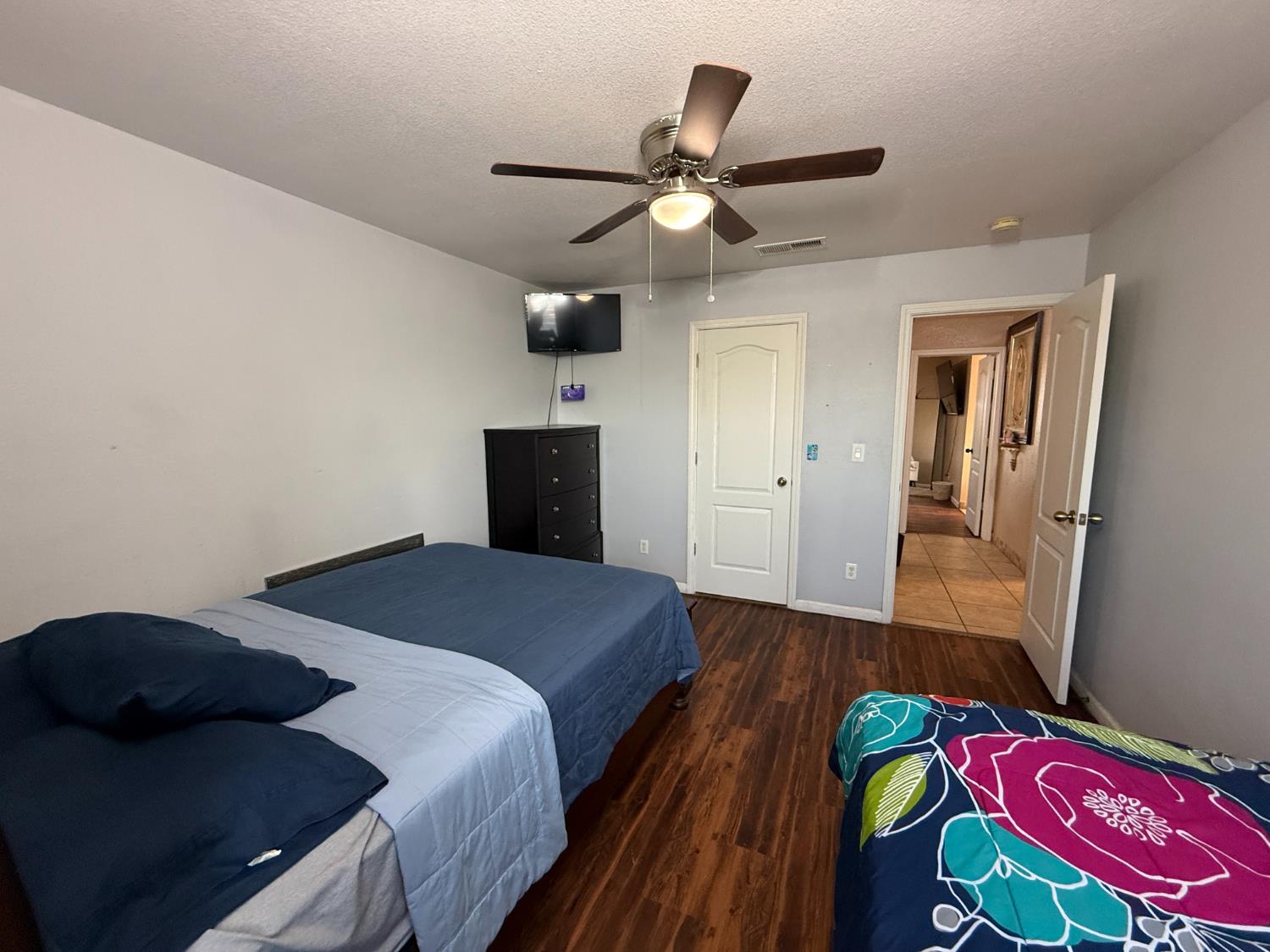 2109 E Dinuba Ave, Fresno, CA 93725