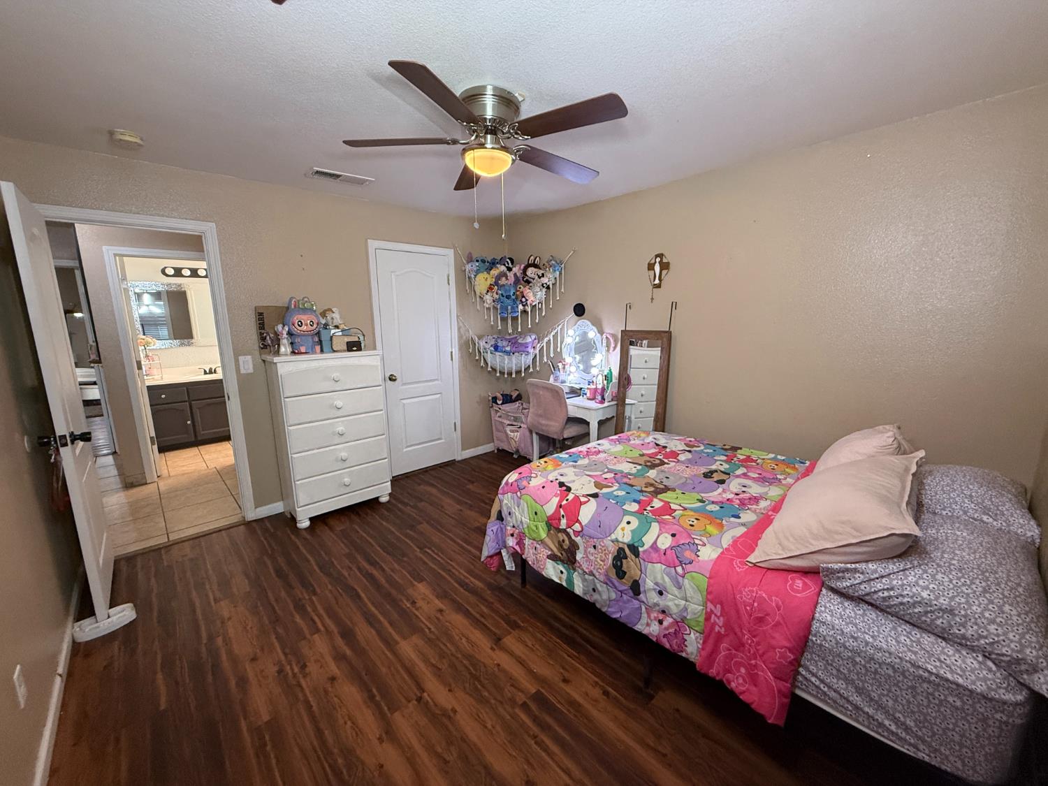 2109 E Dinuba Ave, Fresno, CA 93725
