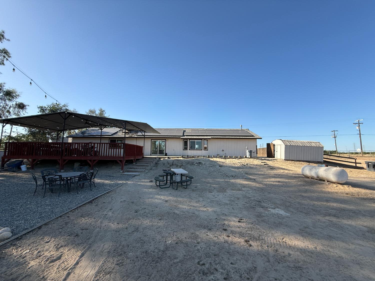 2109 E Dinuba Ave, Fresno, CA 93725