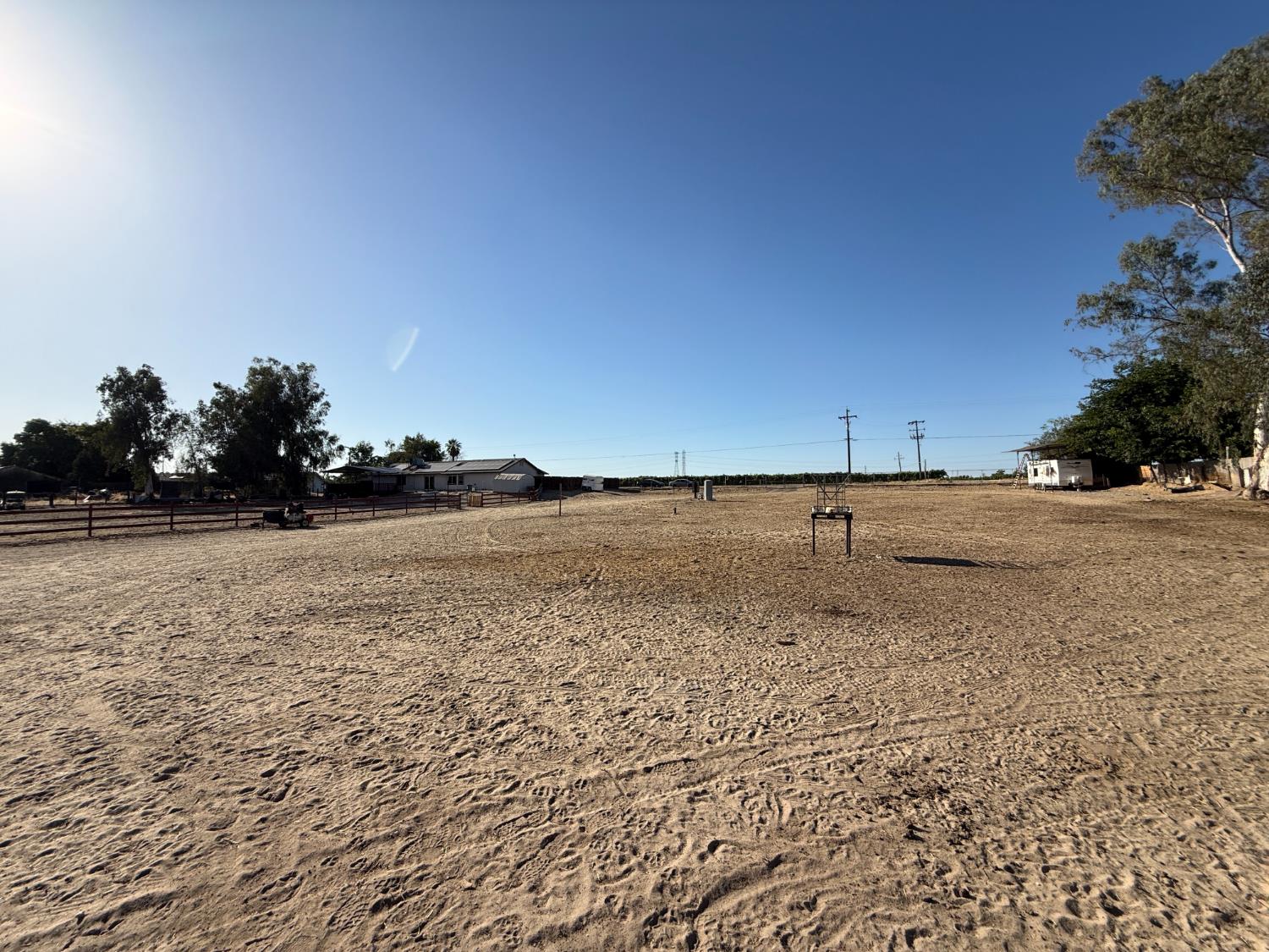 2109 E Dinuba Ave, Fresno, CA 93725