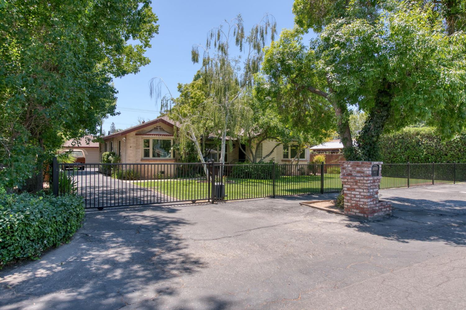 920 E Sierra Madre, Fresno, CA 93704