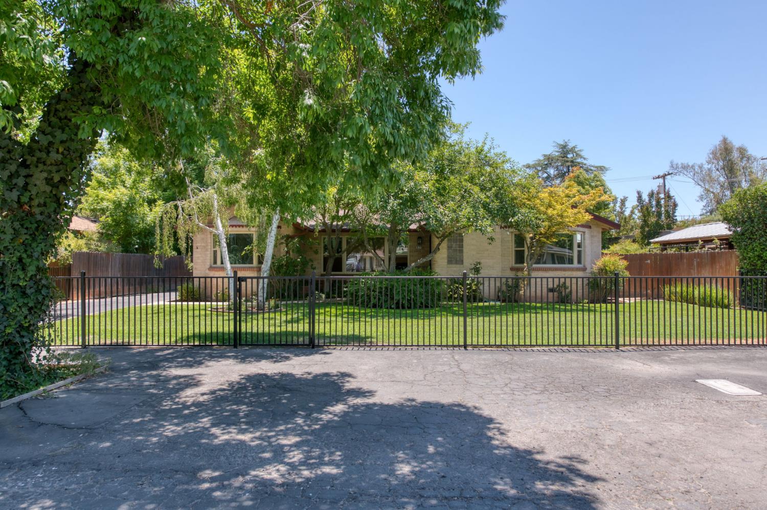 920 E Sierra Madre, Fresno, CA 93704