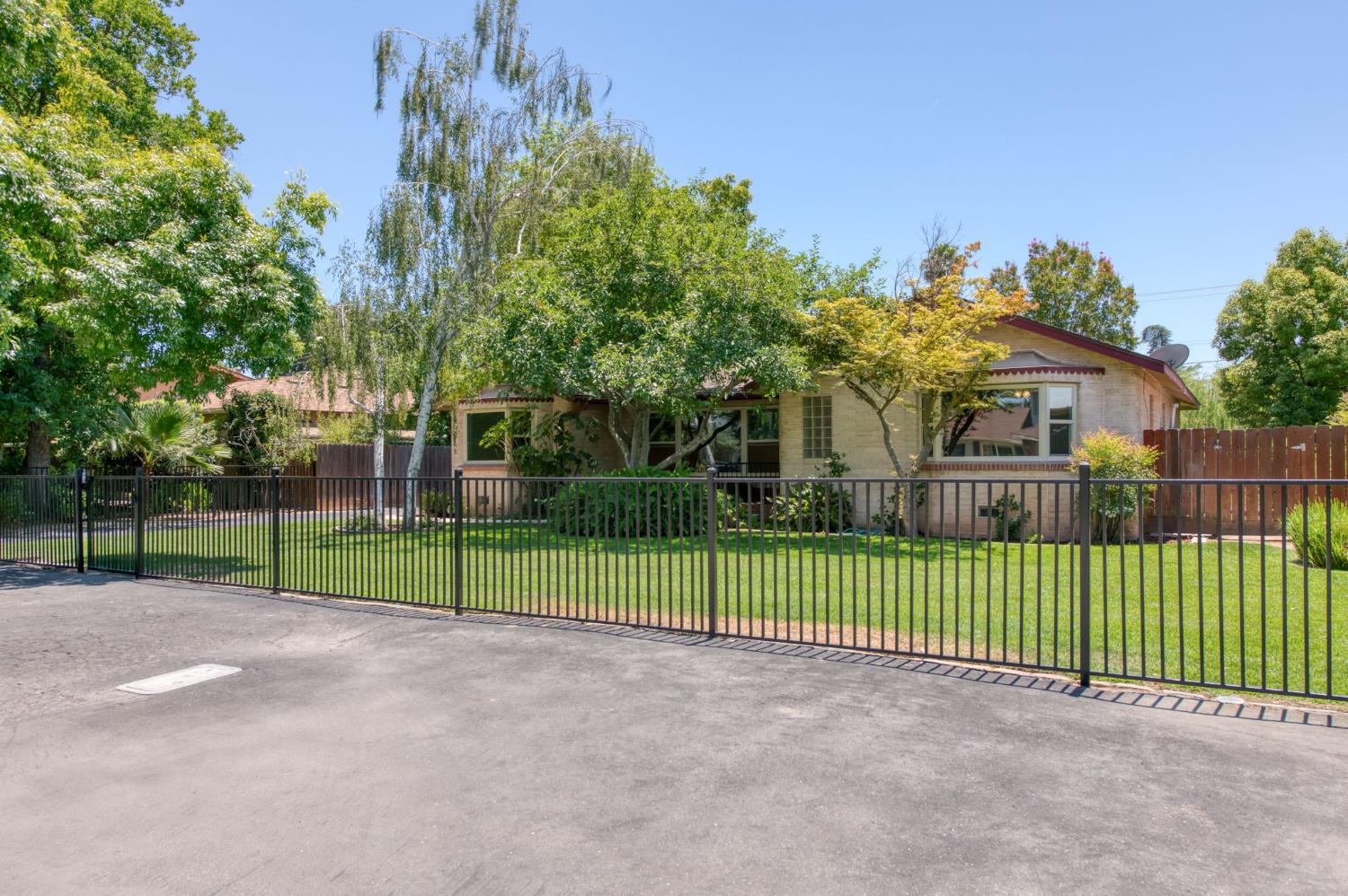 920 E Sierra Madre, Fresno, CA 93704