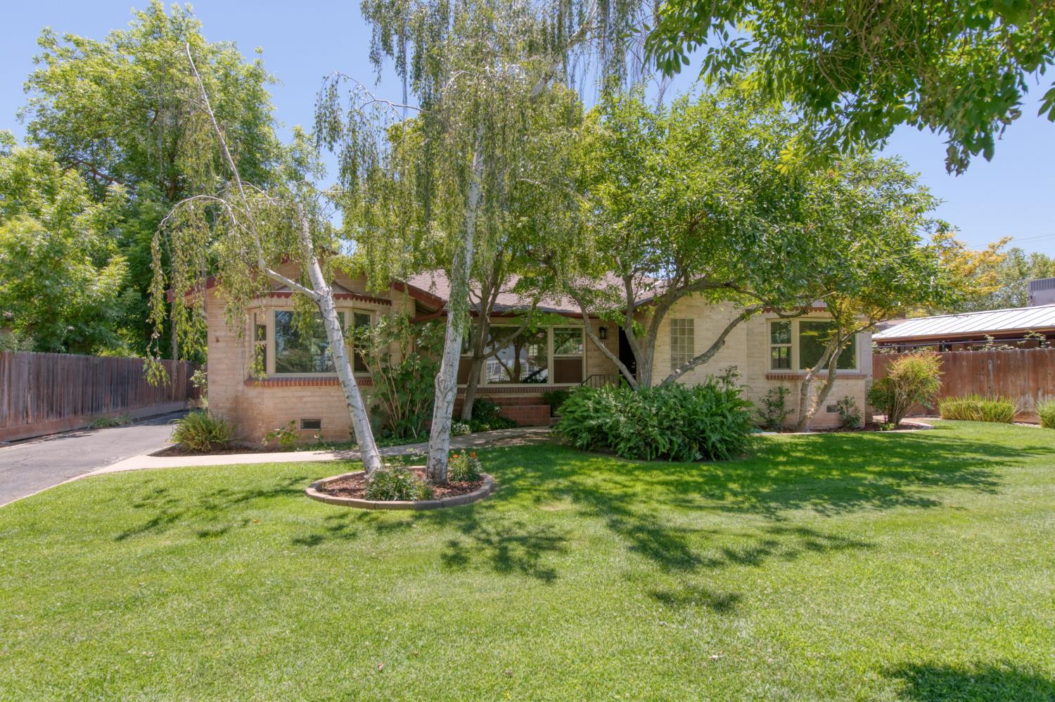 920 E Sierra Madre, Fresno, CA 93704
