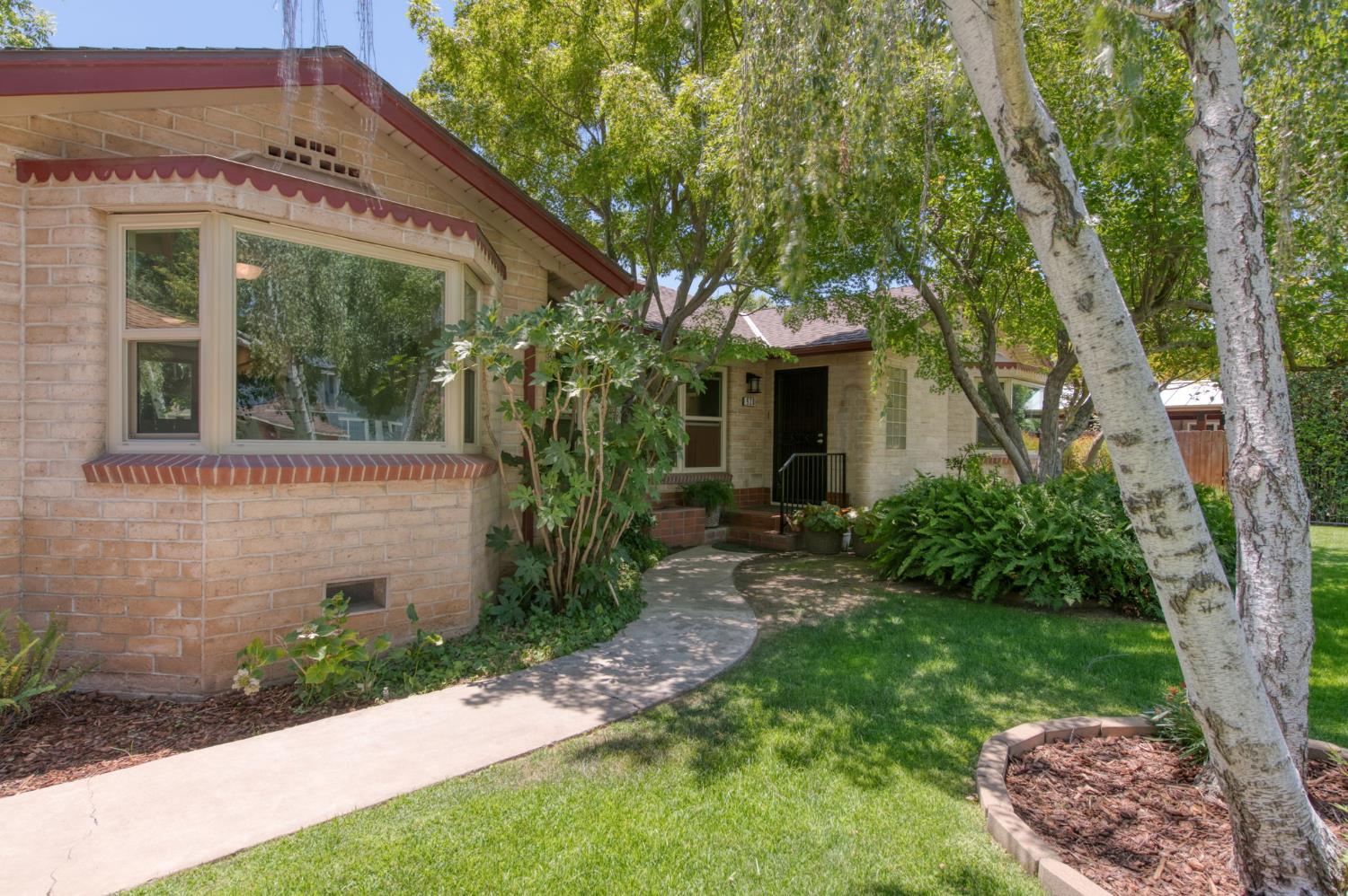 920 E Sierra Madre, Fresno, CA 93704