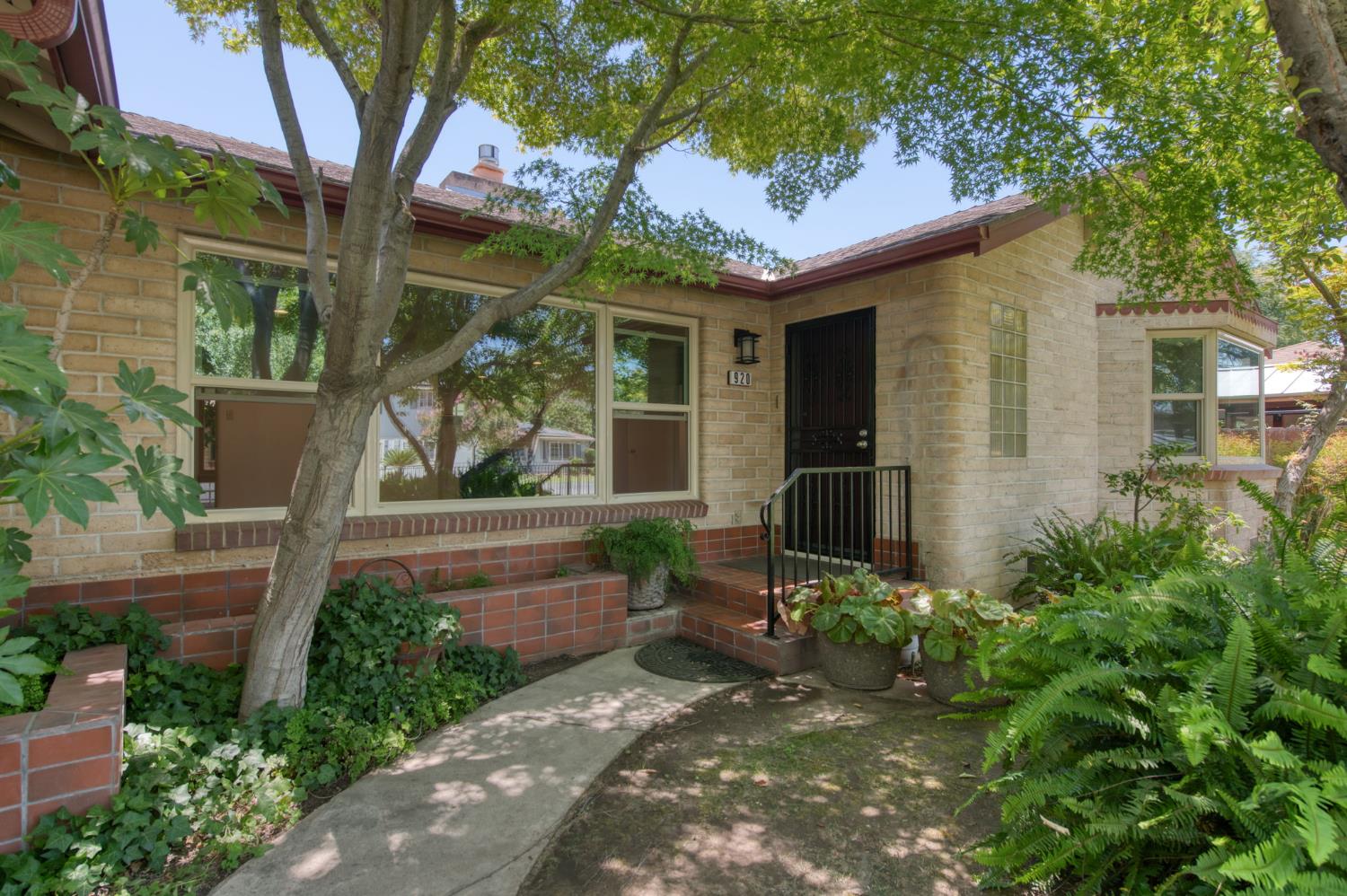 920 E Sierra Madre, Fresno, CA 93704