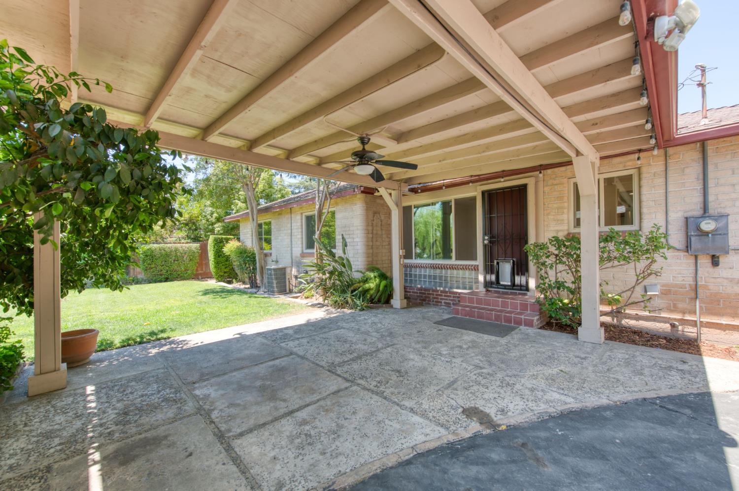 920 E Sierra Madre, Fresno, CA 93704