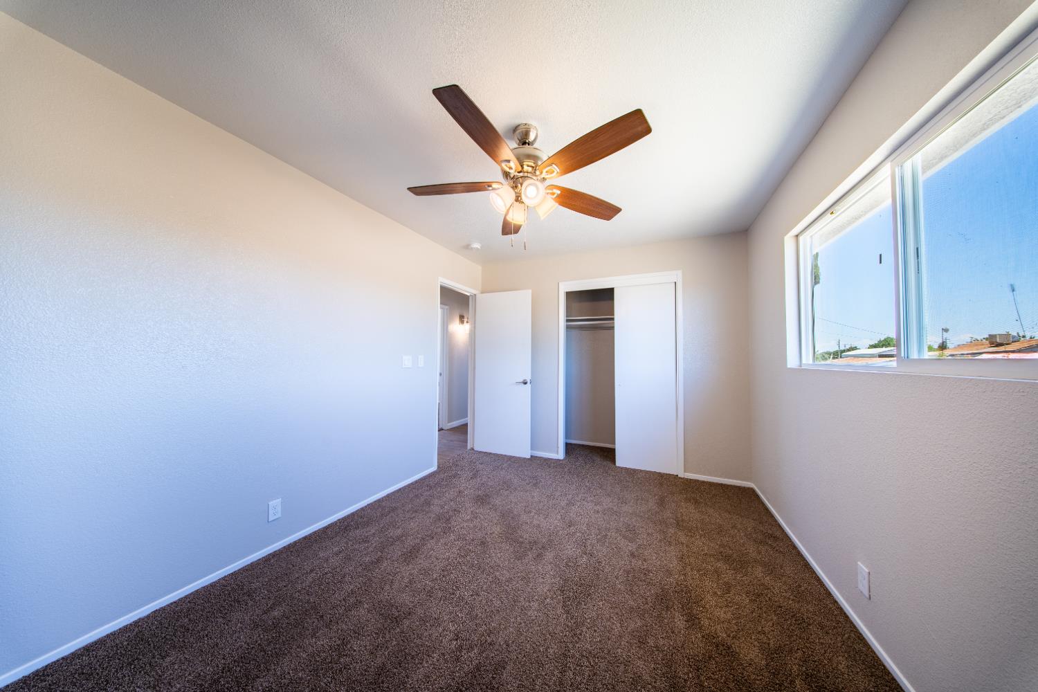 1557 Owens St, Madera, CA 93638