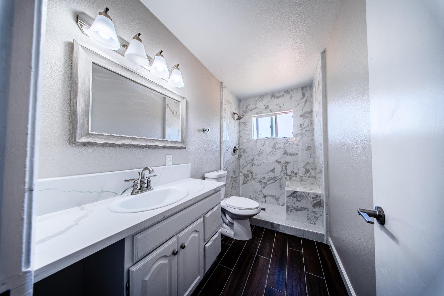 1557 Owens St, Madera, CA 93638