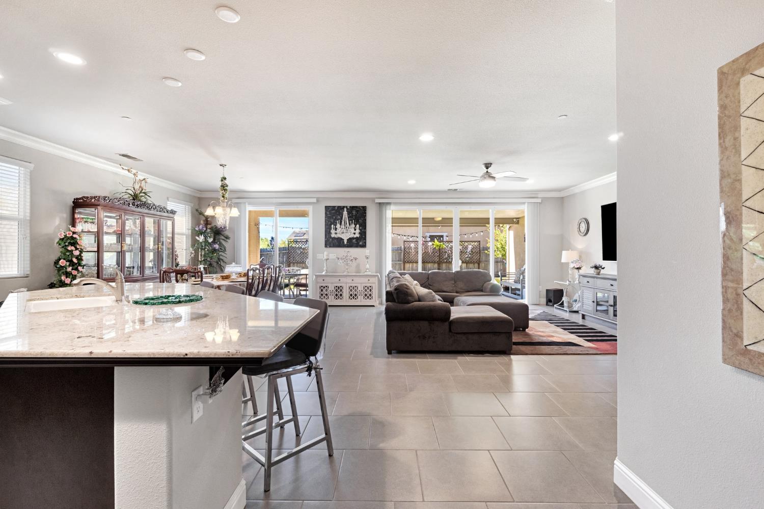 3992 Flint Ave, Clovis, CA 93619