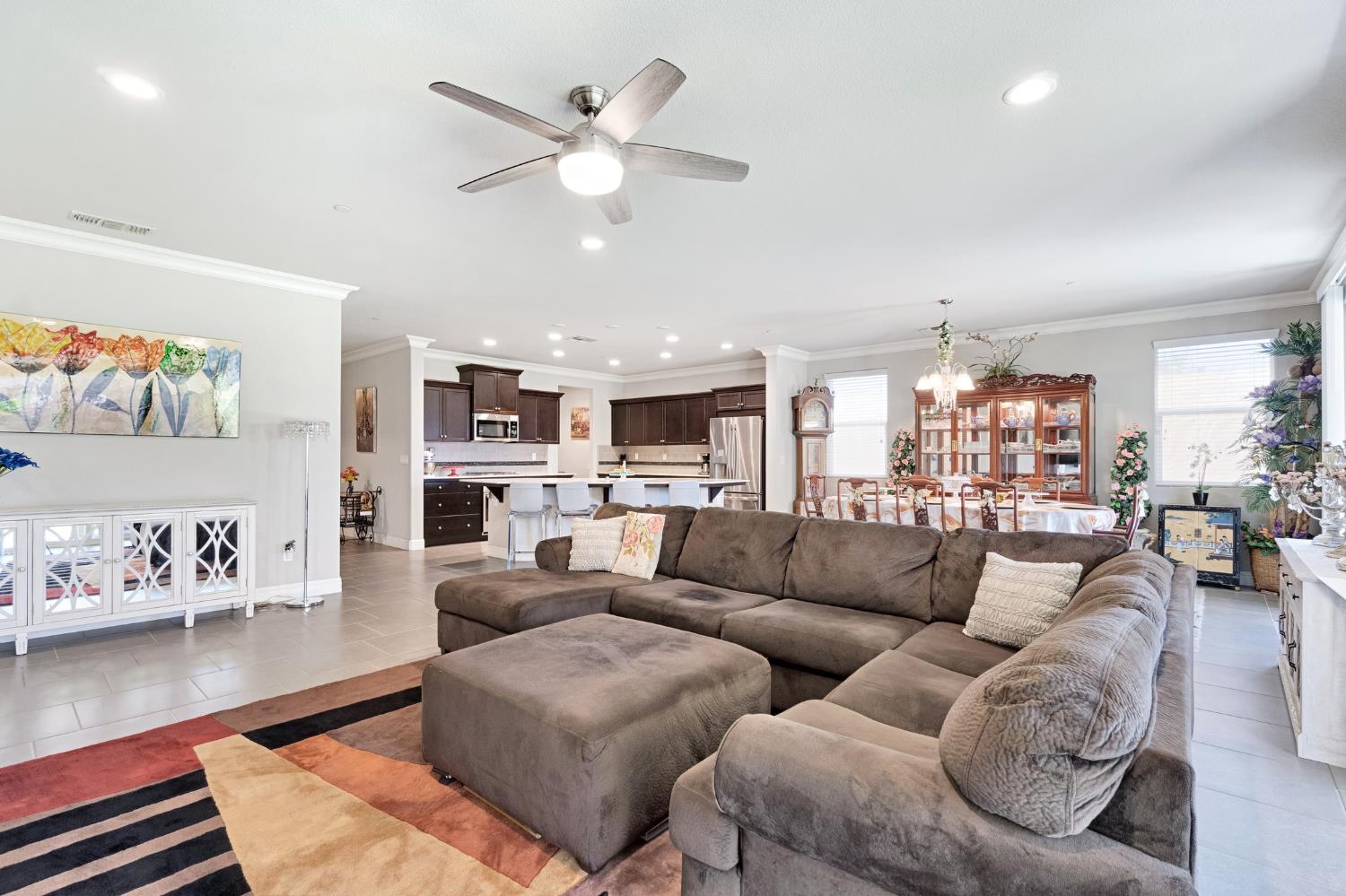 3992 Flint Ave, Clovis, CA 93619