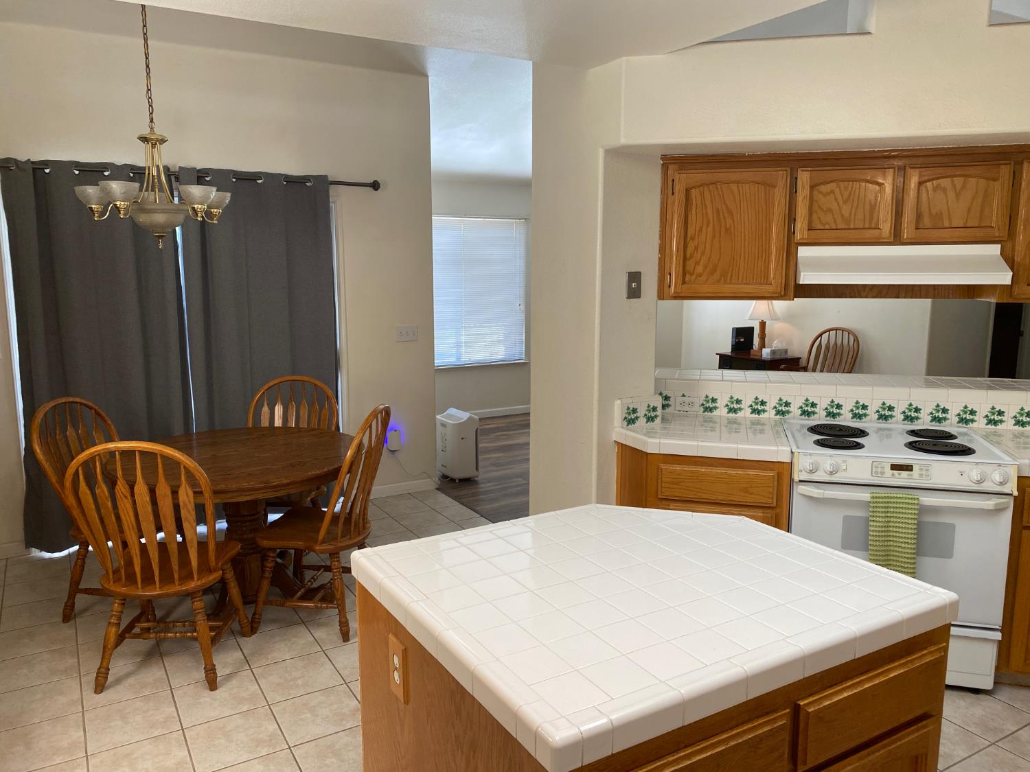 609 Merlot Ave, Madera, CA 93637