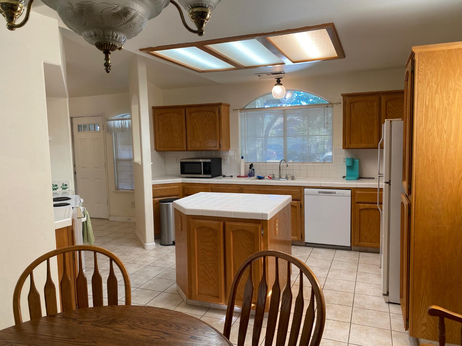 609 Merlot Ave, Madera, CA 93637