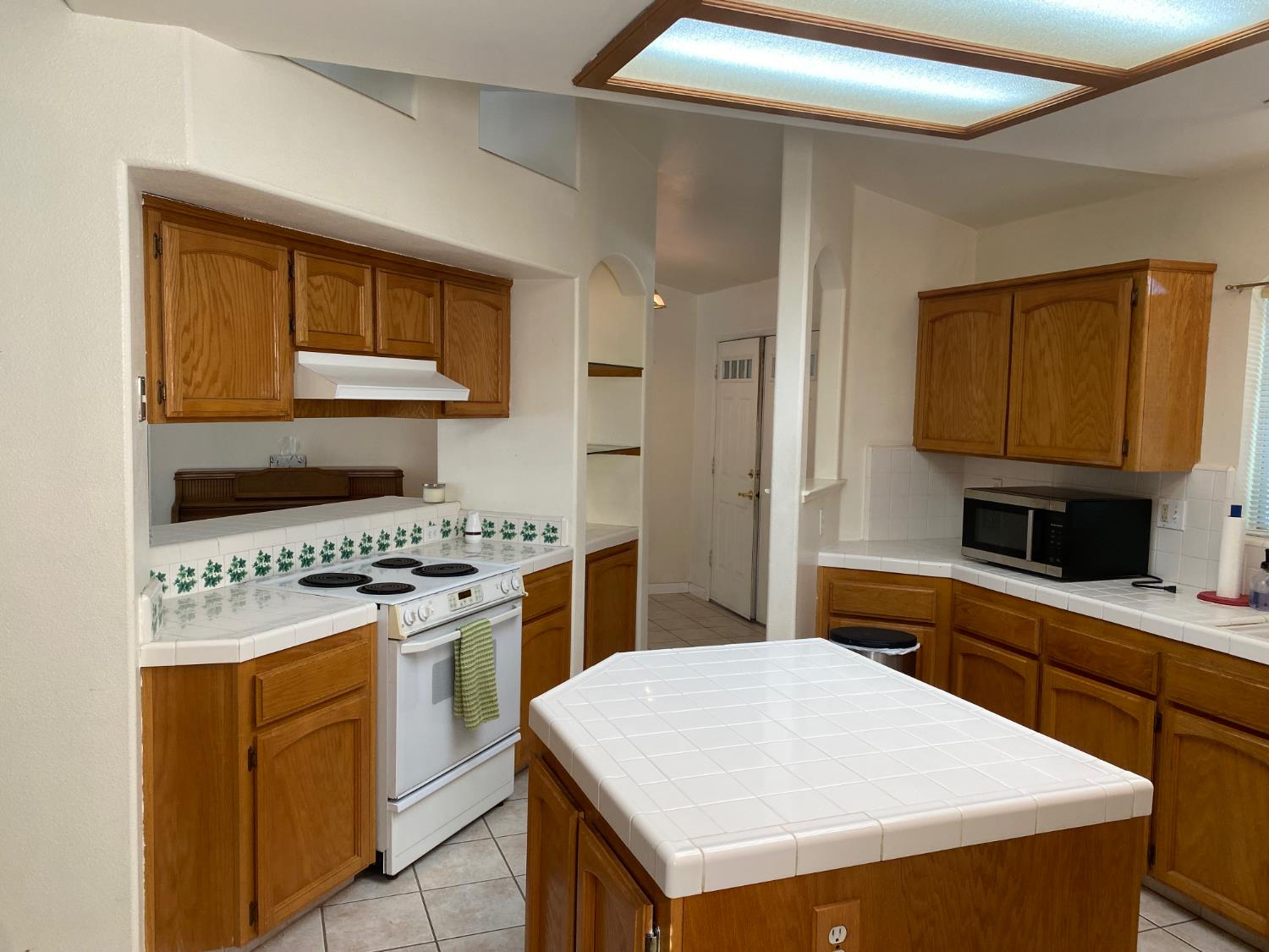 609 Merlot Ave, Madera, CA 93637