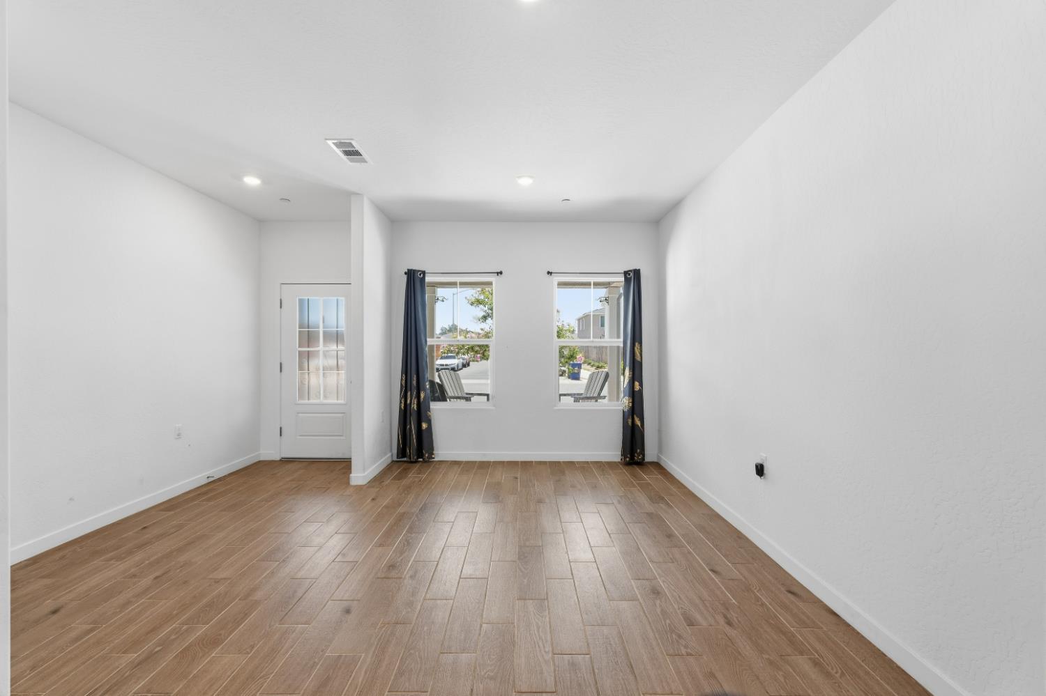 7242 E Amherst Ave, Fresno, CA 93737